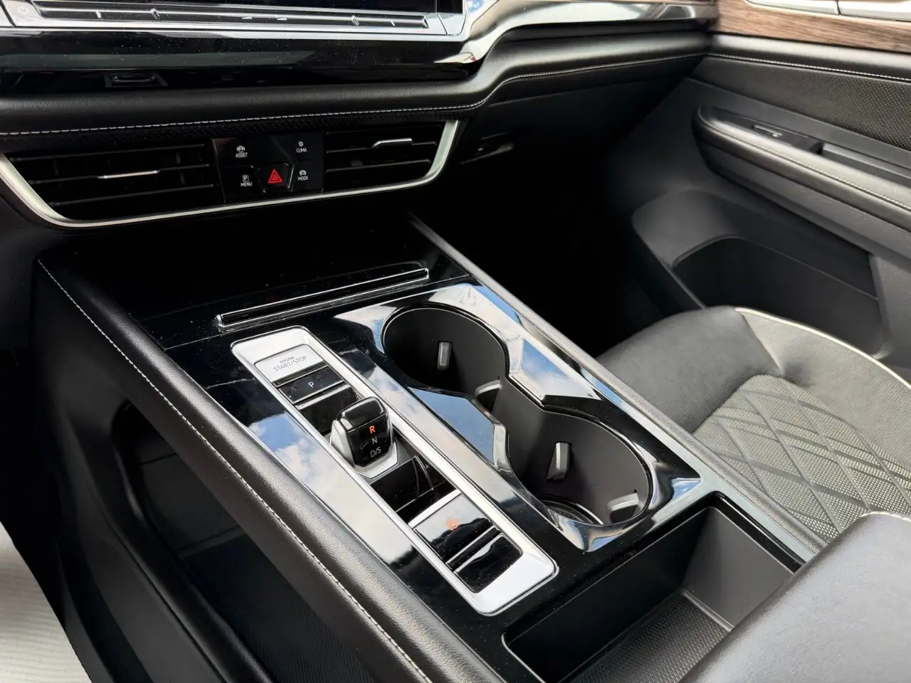 Volkswagen Atlas снимка Volkswagen Atlas