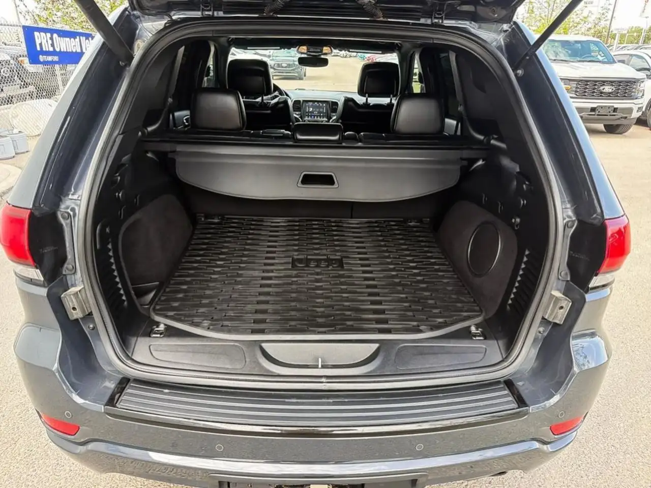 Jeep Grand Cherokee снимка Jeep Grand Cherokee