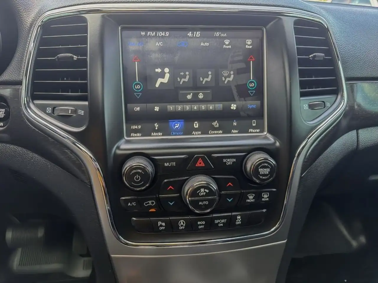 Jeep Grand Cherokee снимка Jeep Grand Cherokee