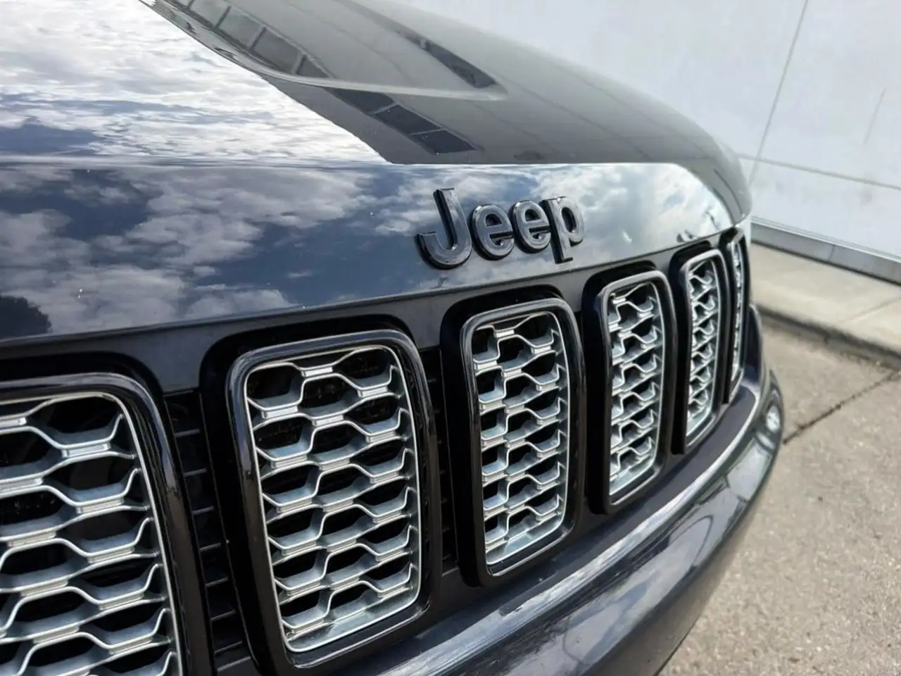 Jeep Grand Cherokee снимка Jeep Grand Cherokee