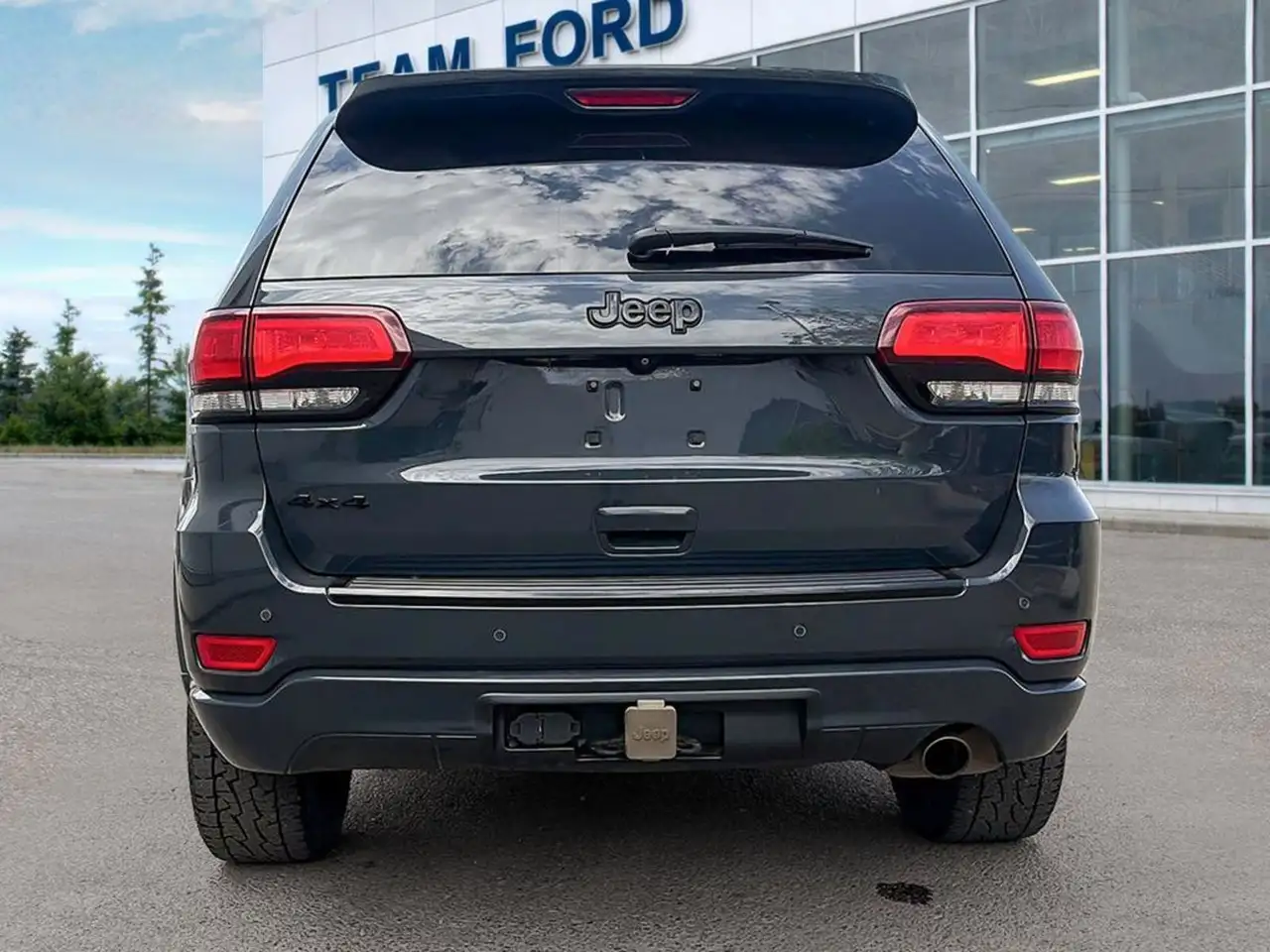 Jeep Grand Cherokee снимка Jeep Grand Cherokee