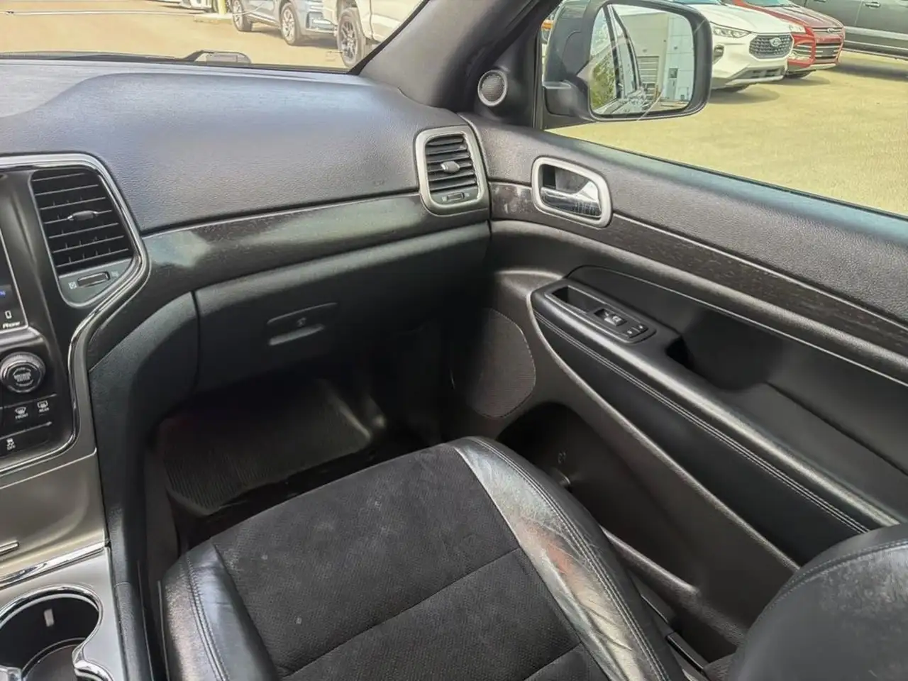 Jeep Grand Cherokee снимка Jeep Grand Cherokee