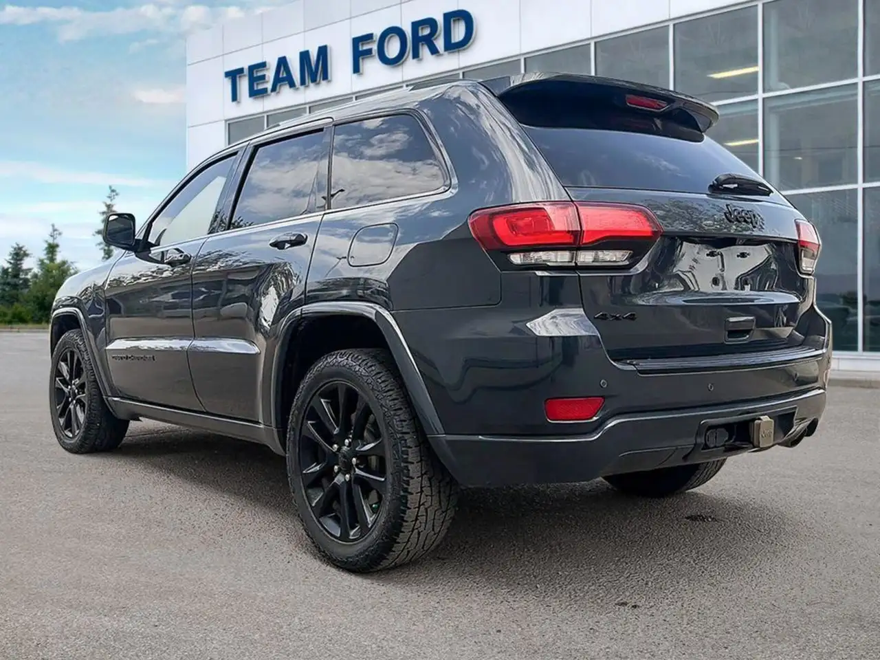 Jeep Grand Cherokee снимка Jeep Grand Cherokee