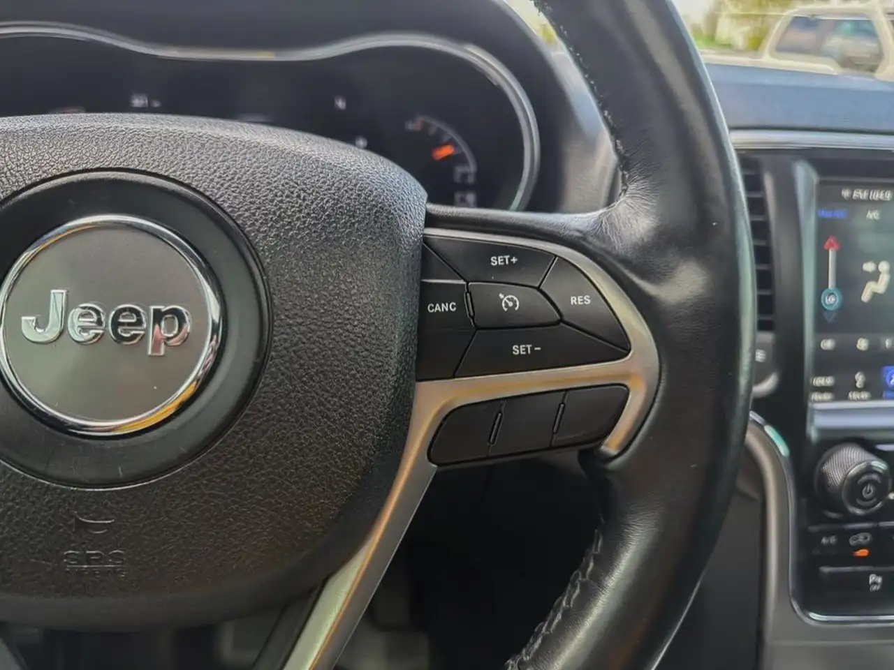 Jeep Grand Cherokee снимка Jeep Grand Cherokee