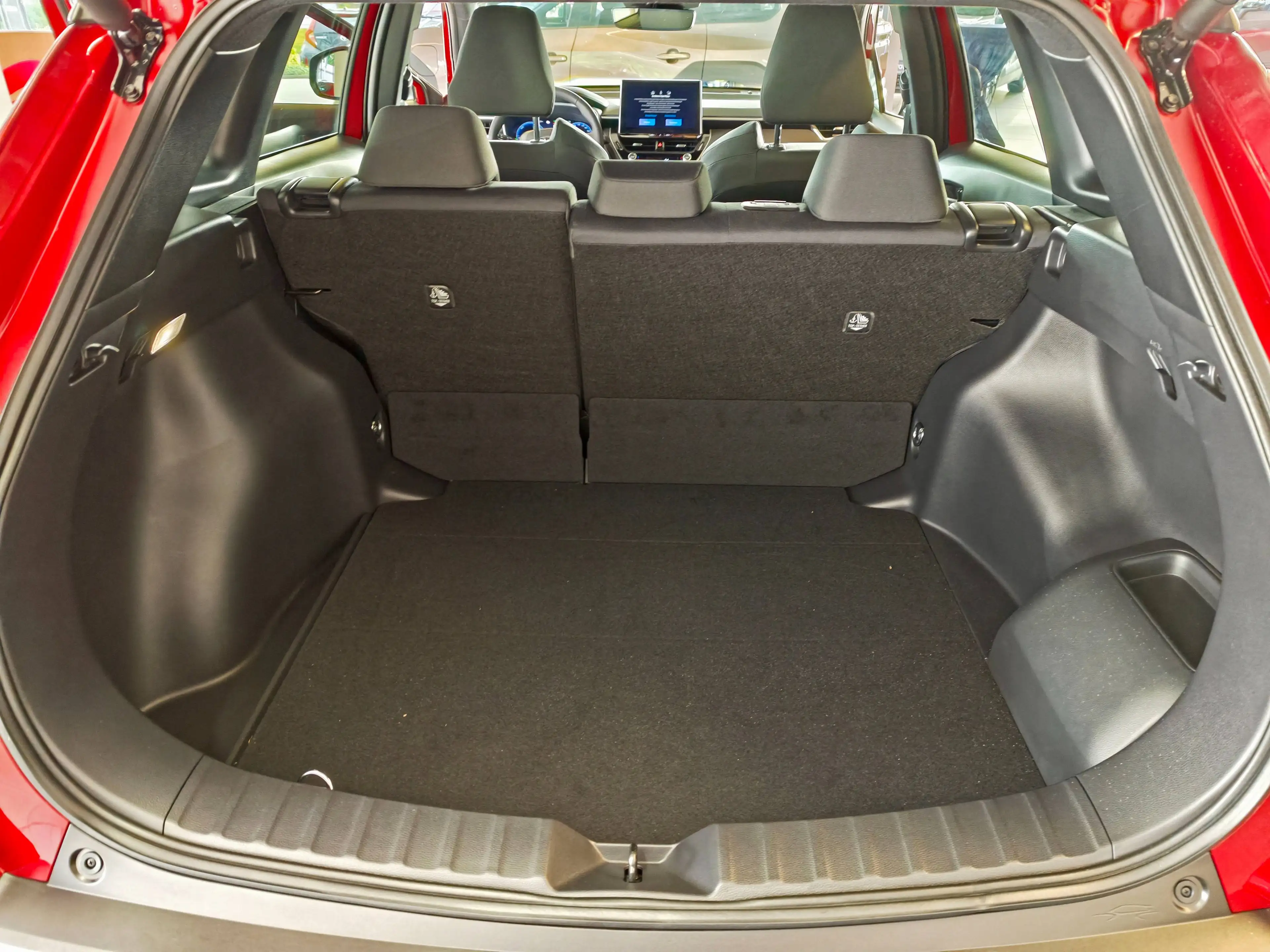 Toyota Corolla Cross Corolla Cross Hybrid Hybrid 2.0 VVT-i Team D + Panoramadach — photo 8