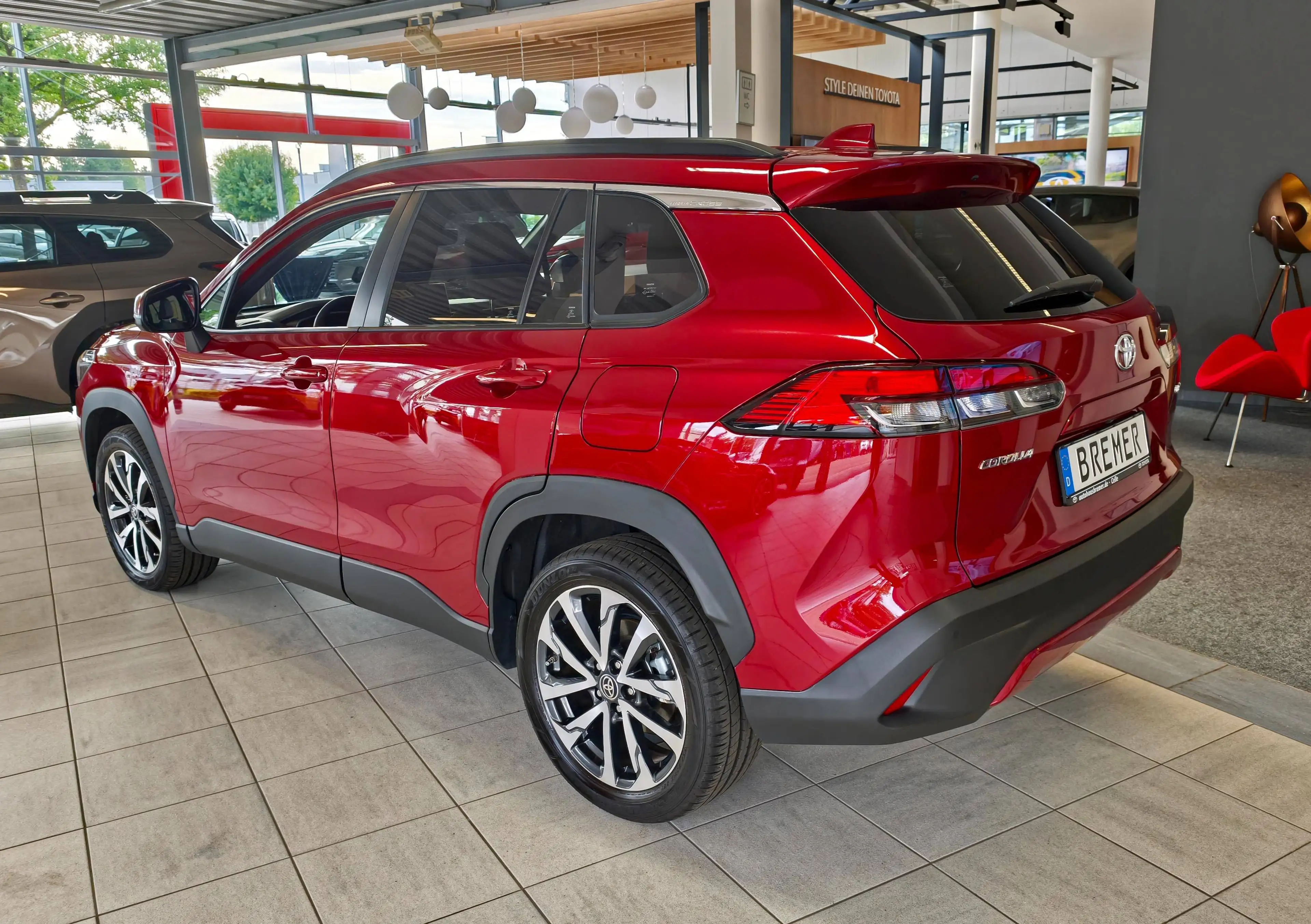 Toyota Corolla Cross Corolla Cross Hybrid Hybrid 2.0 VVT-i Team D + Panoramadach — photo 4