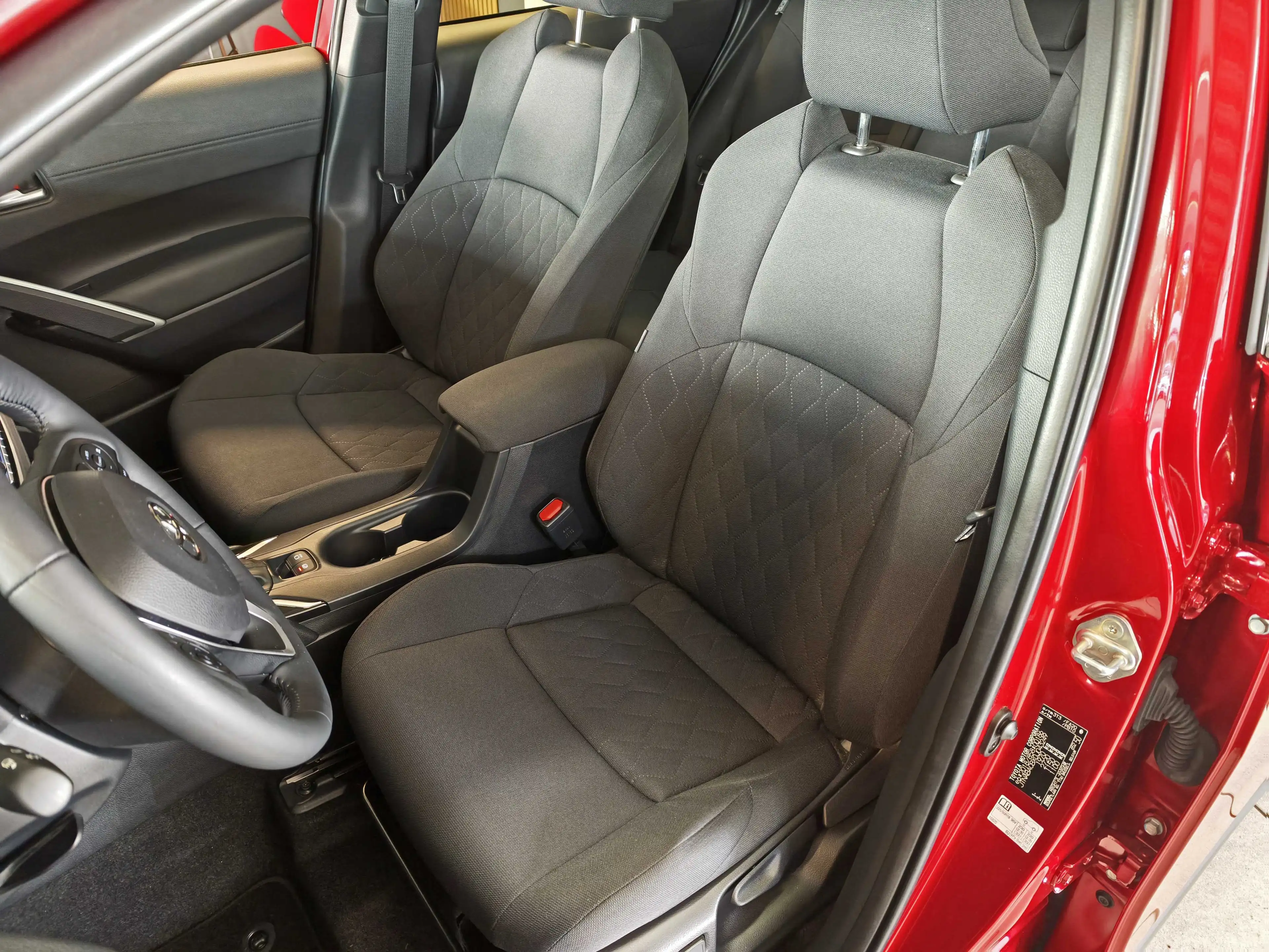 Toyota Corolla Cross Corolla Cross Hybrid Hybrid 2.0 VVT-i Team D + Panoramadach — photo 6