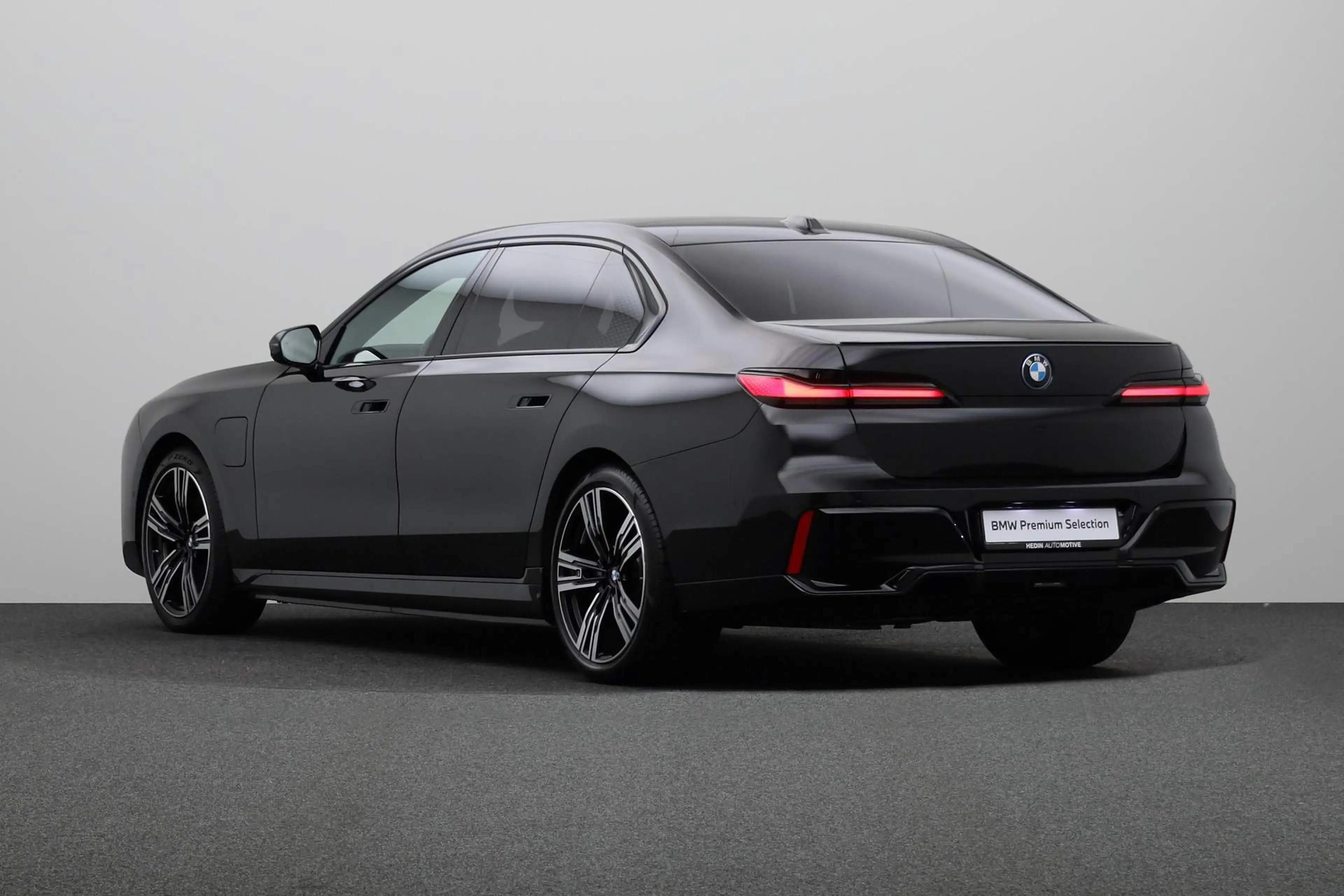 BMW 750 7-serie 750e xDrive | M-sport Pro. | BMW Iconic Gl — photo 14