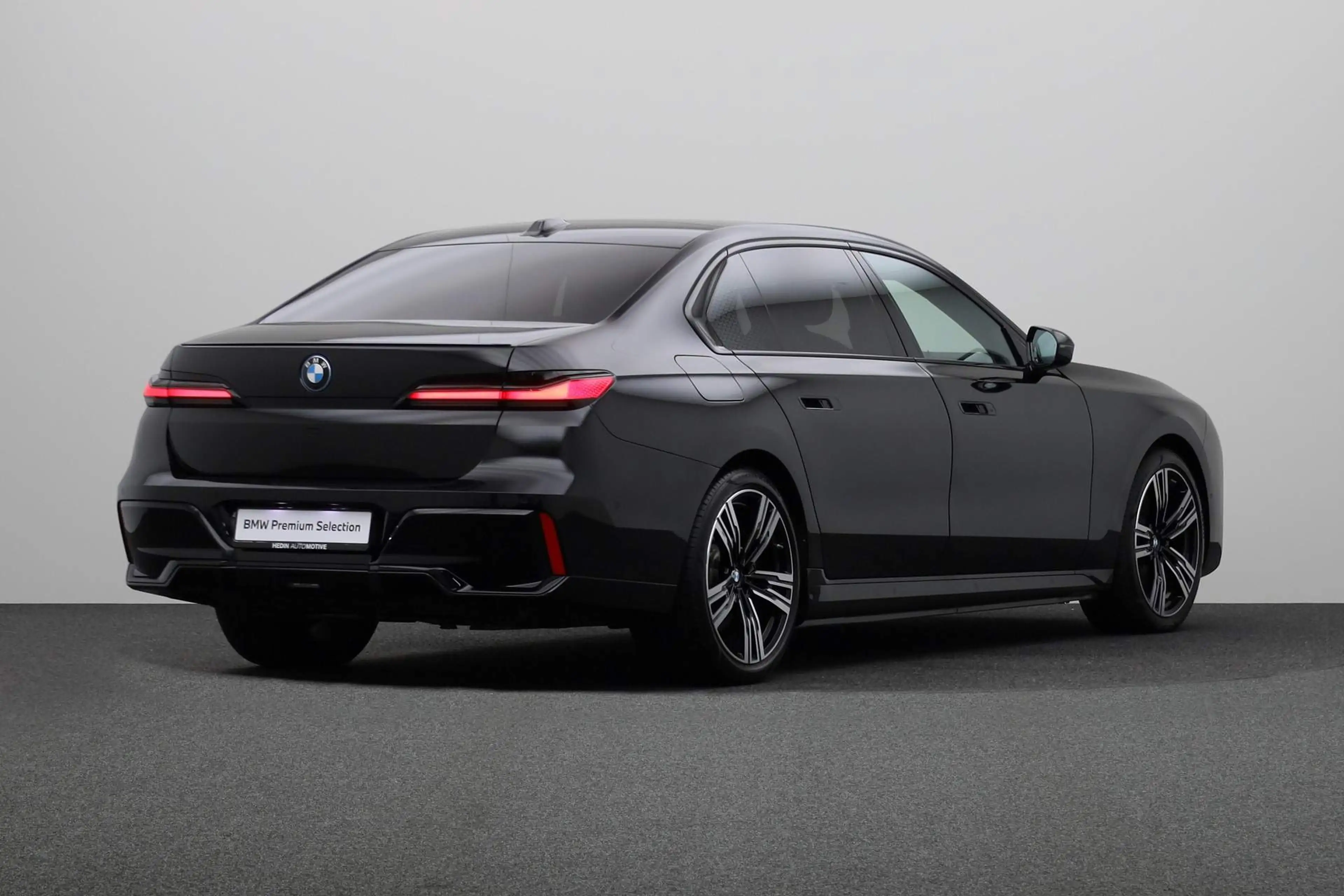 BMW 750 7-serie 750e xDrive | M-sport Pro. | BMW Iconic Gl — photo 2