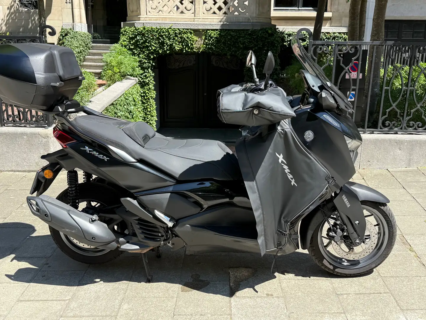 Yamaha X-Max 125 Tech max Zwart - 1