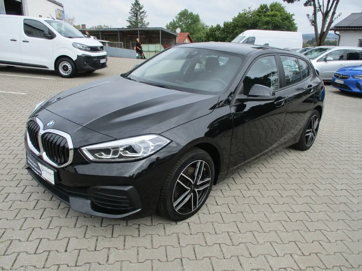 BMW 118 1er  118 i Advantage 5trg. 136PS Negro - 1