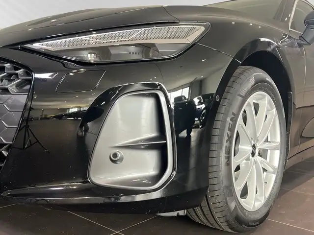 Audi A6 view 6