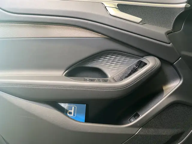 Audi A6 view 14