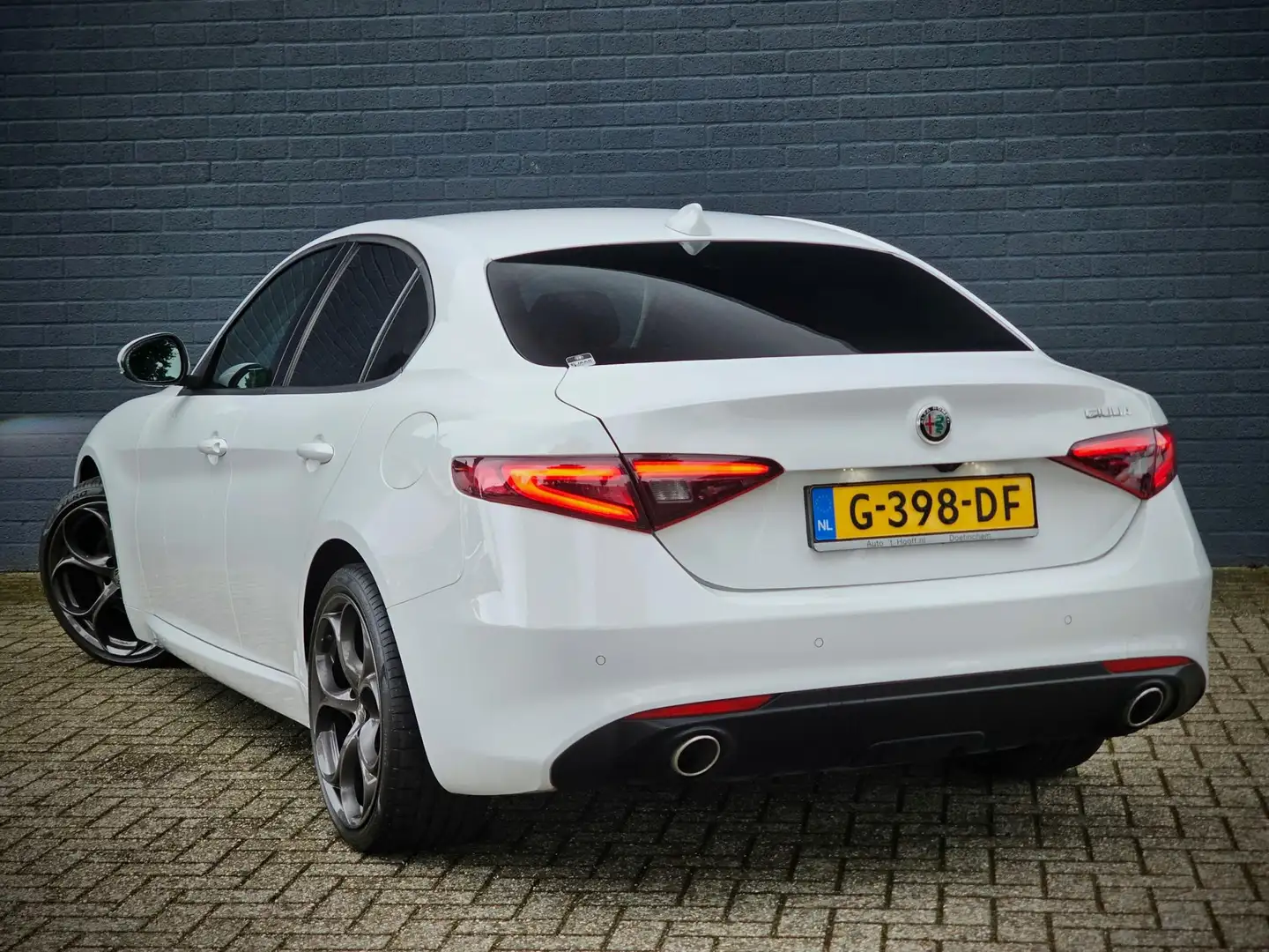 Alfa Romeo Giulia 2.2 / 230 PK / BTW AUTO / TREKHAAK / LEDER / XENON Blanc - 2