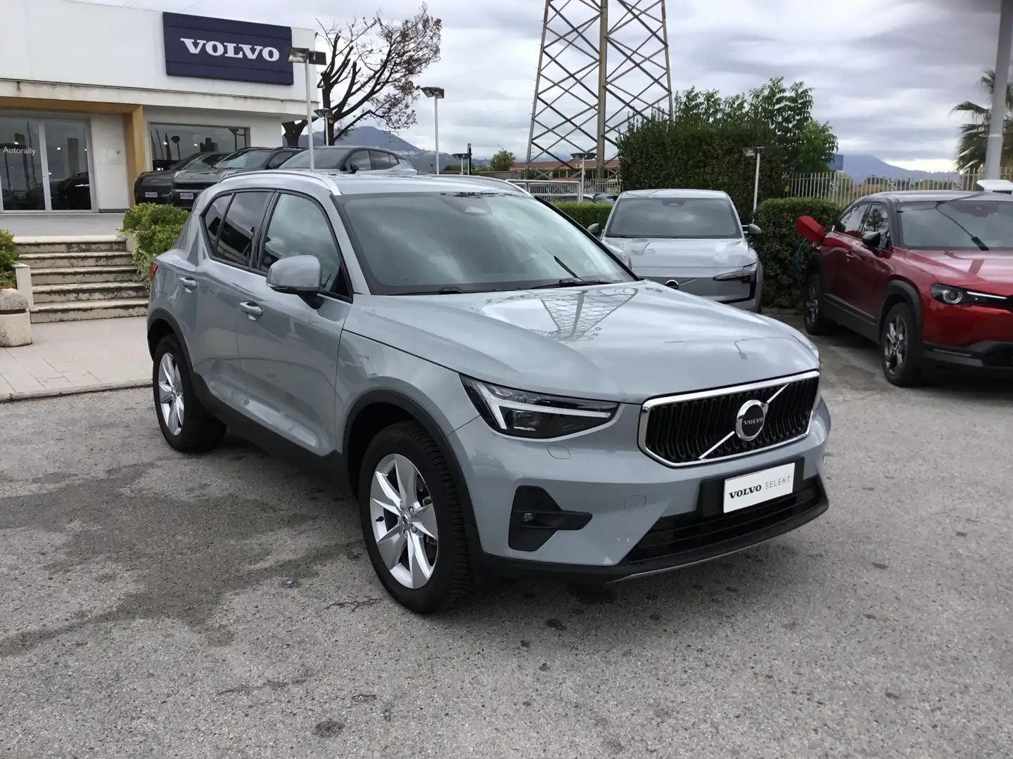 Volvo XC40 XC40 B3 AUT. CORE Gris - 1