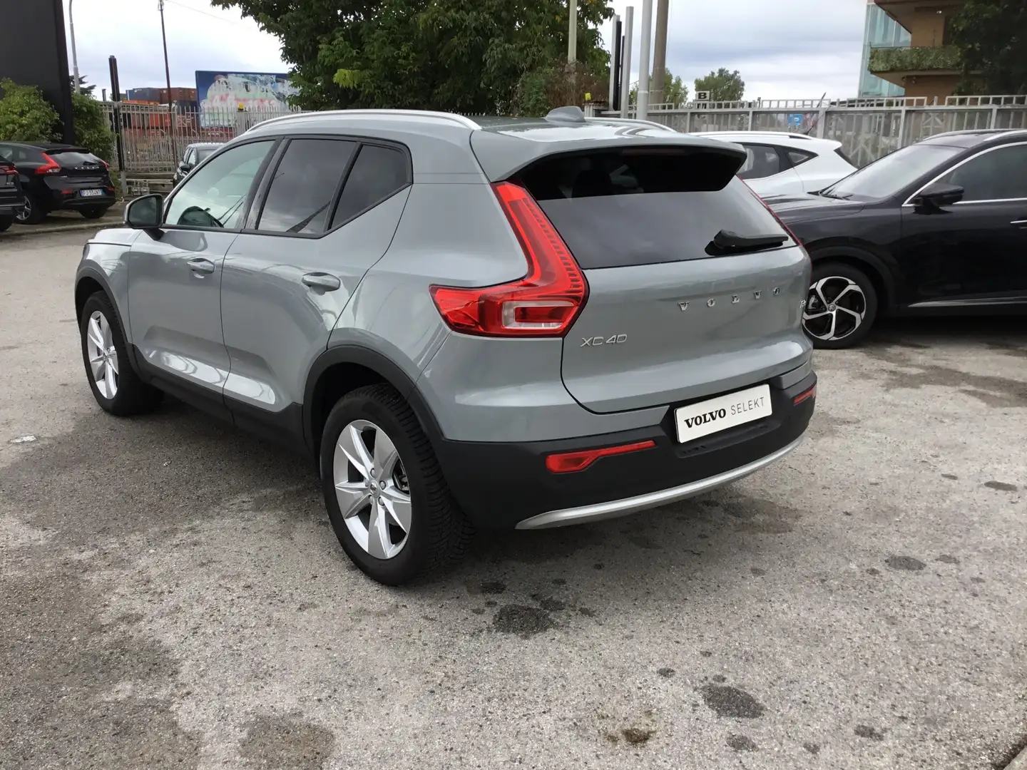 Volvo XC40 XC40 B3 AUT. CORE Gris - 2