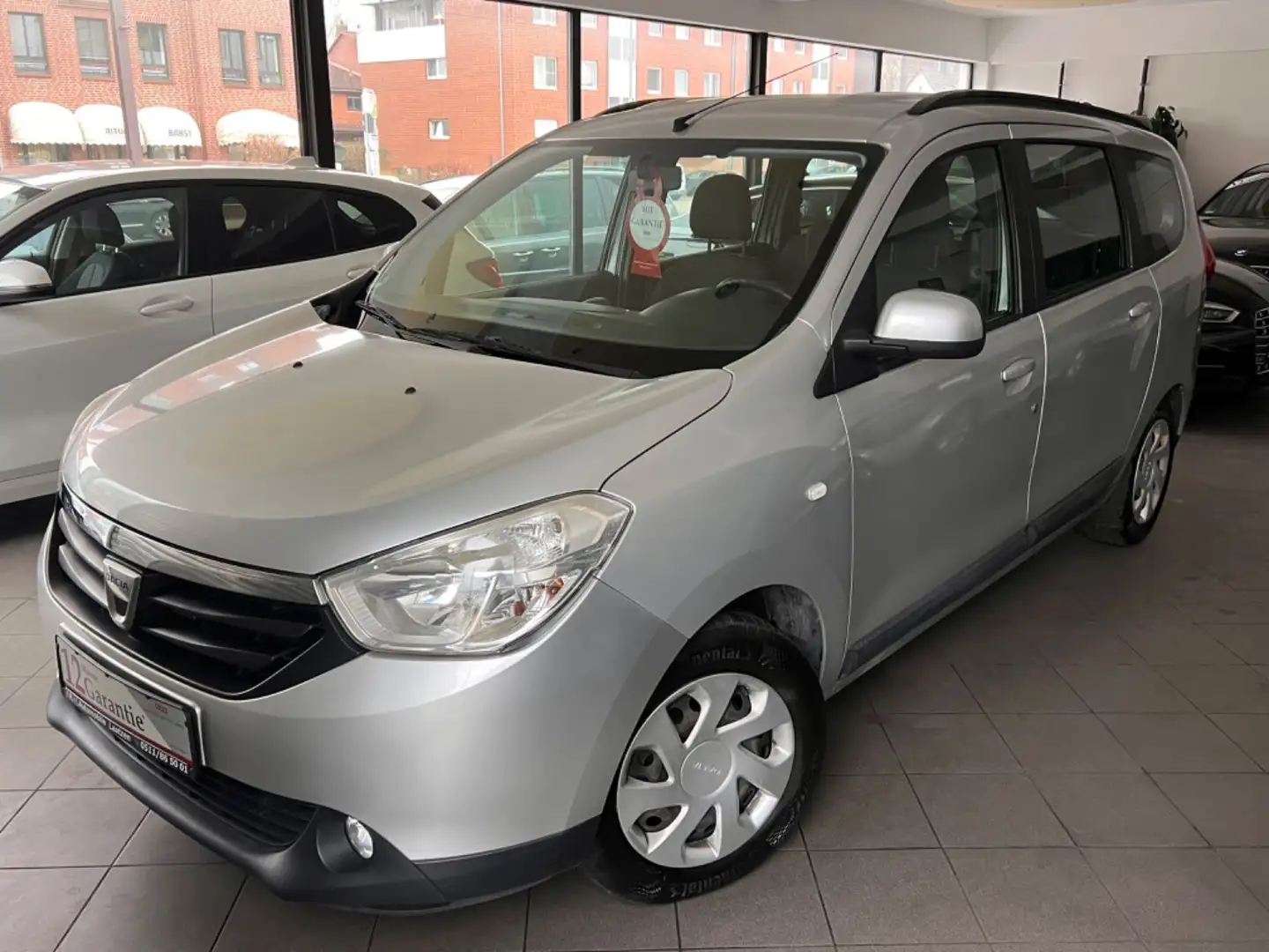 Dacia Lodgy Dacia Lodgy Laureate ~Bluetooth~~1.Hand~Navi~PDC Grijs - 1
