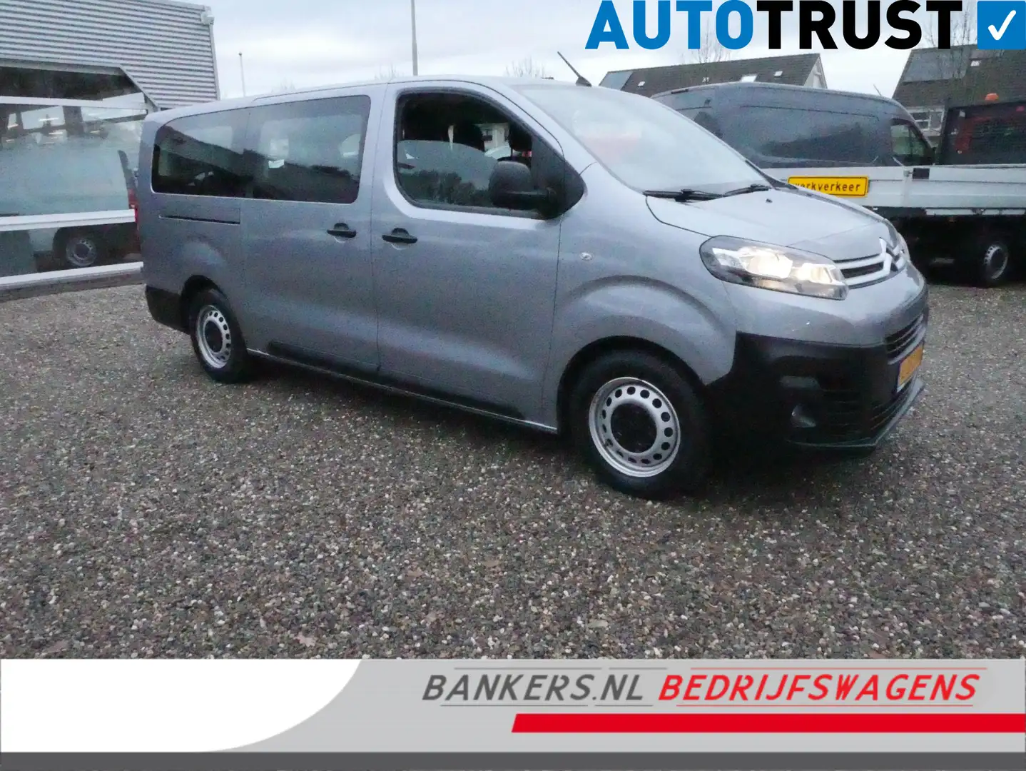 Citroen Jumpy 1.5 BlueHDi 120PK, 9 Persoons Combi, Airco, Person Grigio - 1