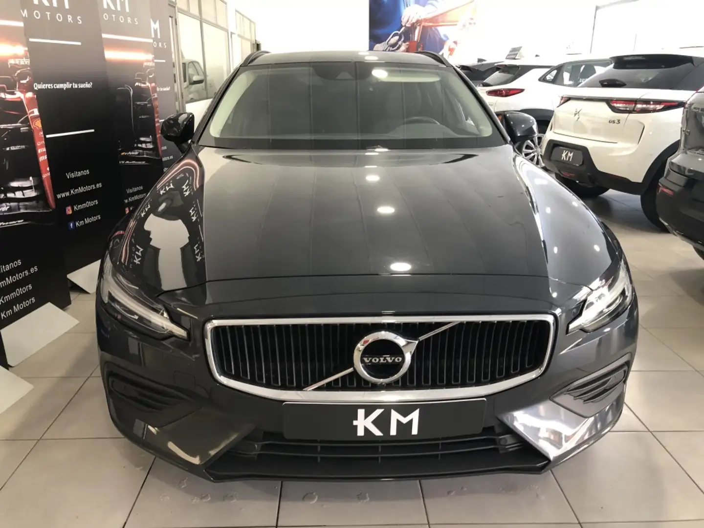 Volvo V60 D3 Momentum Aut. (4.75) Szary - 2