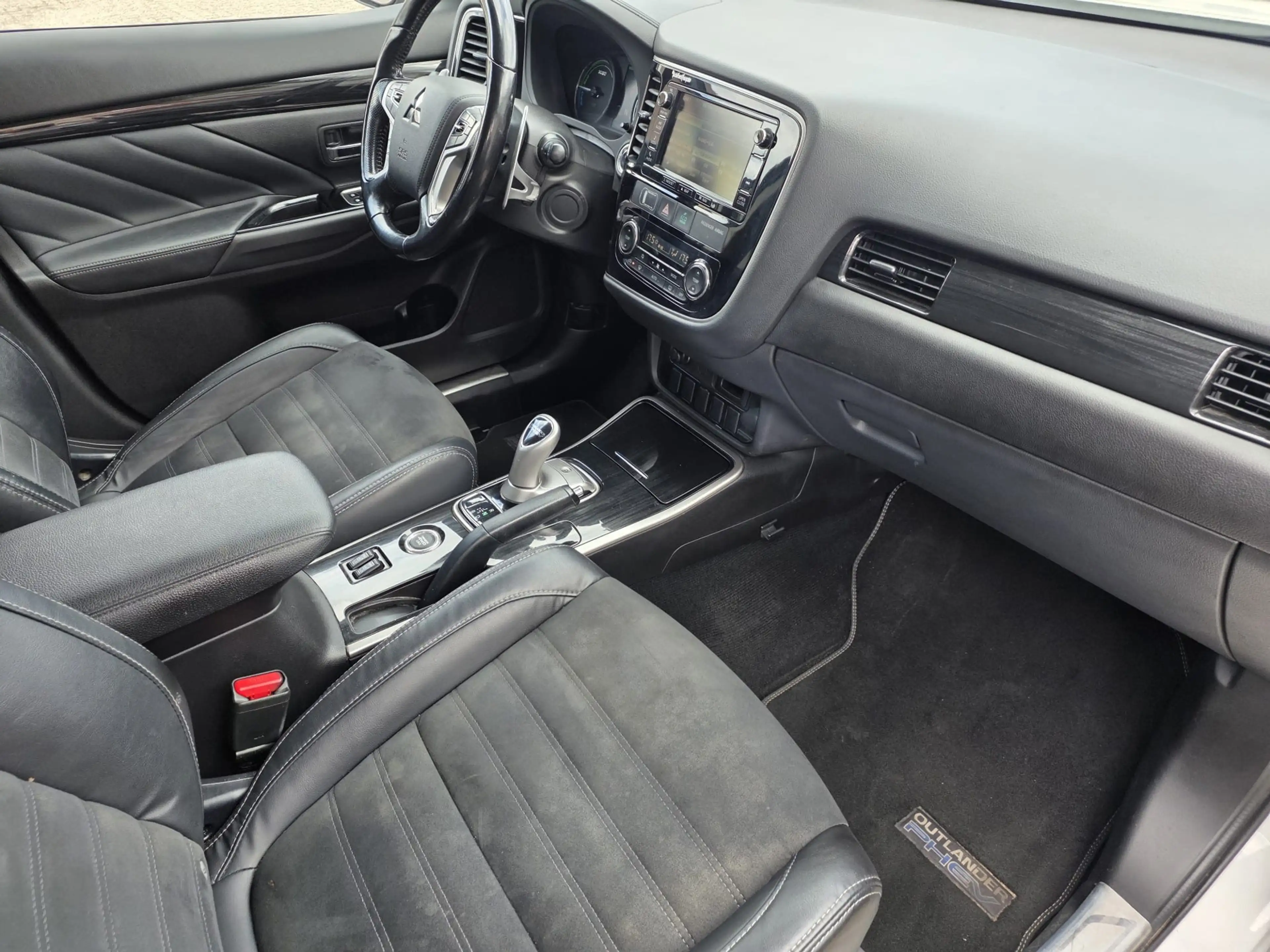 Mitsubishi Outlander PHEV Executive Edition Navi Camera Nl Auto Xenon L — photo 11