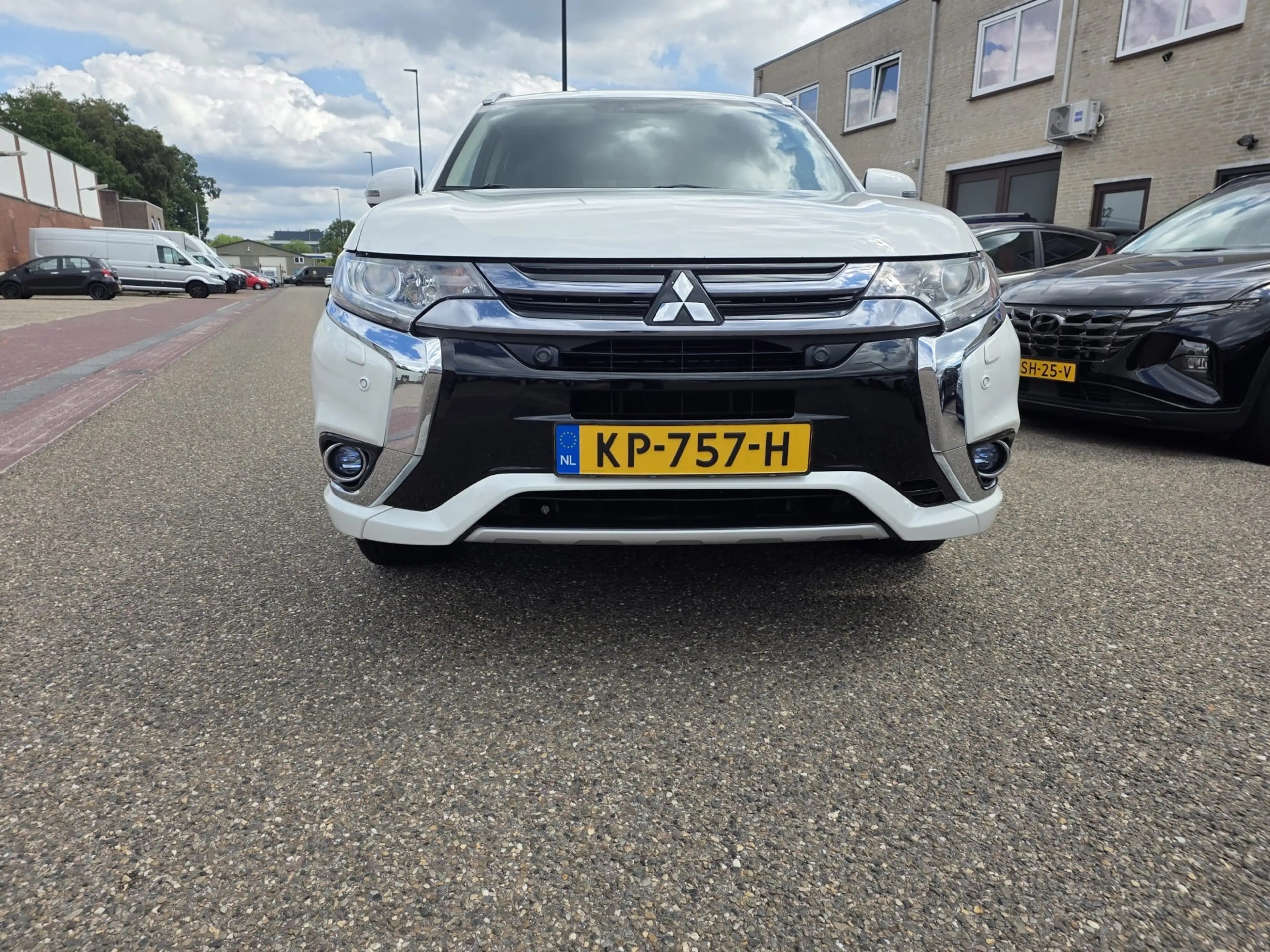 Mitsubishi Outlander PHEV Executive Edition Navi Camera Nl Auto Xenon L — photo 5