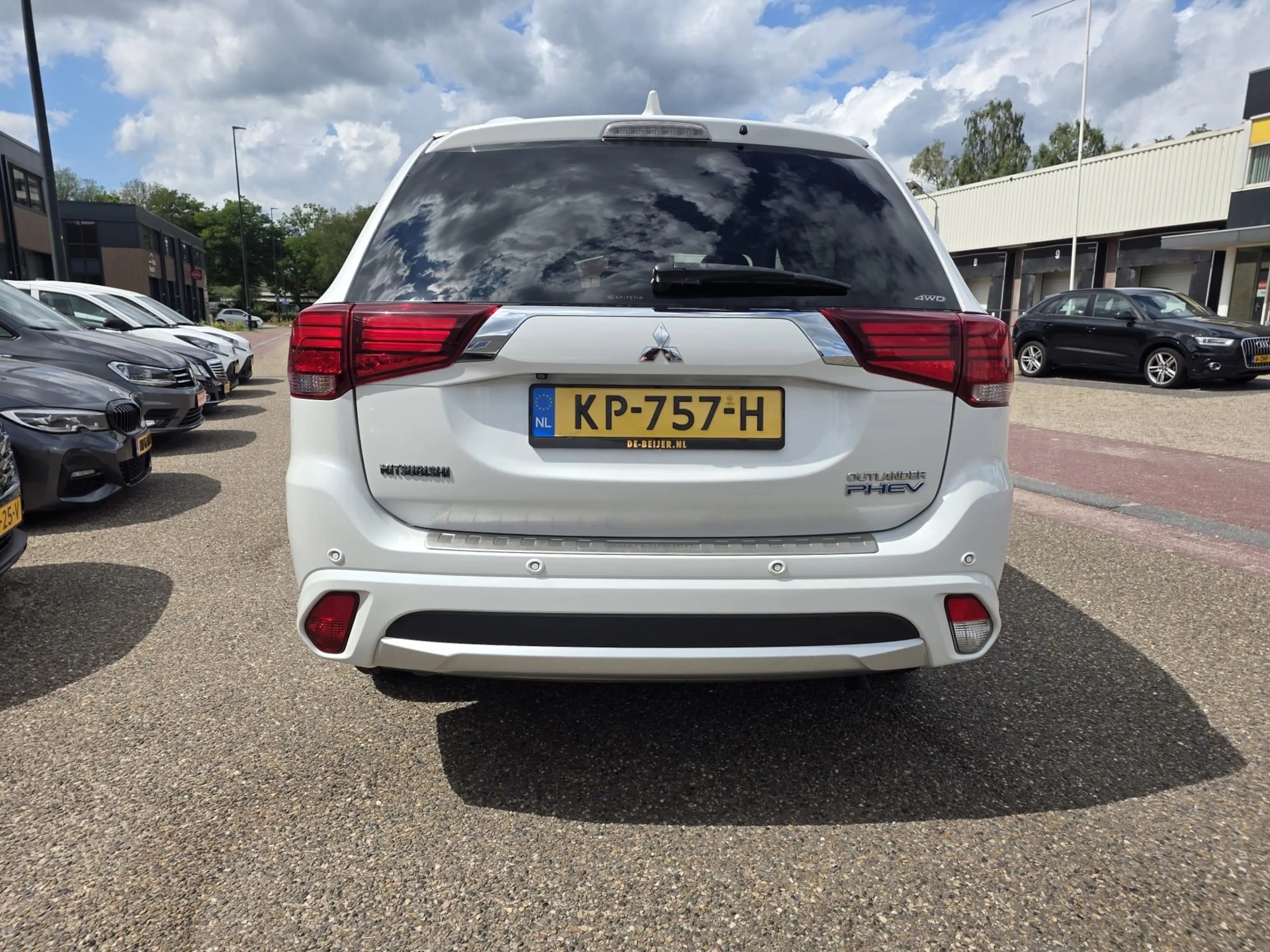Mitsubishi Outlander PHEV Executive Edition Navi Camera Nl Auto Xenon L — photo 4