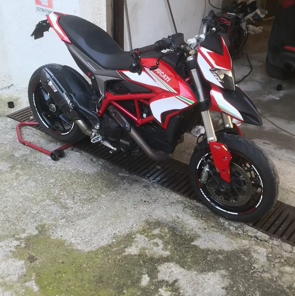 Ducati Hypermotard 821