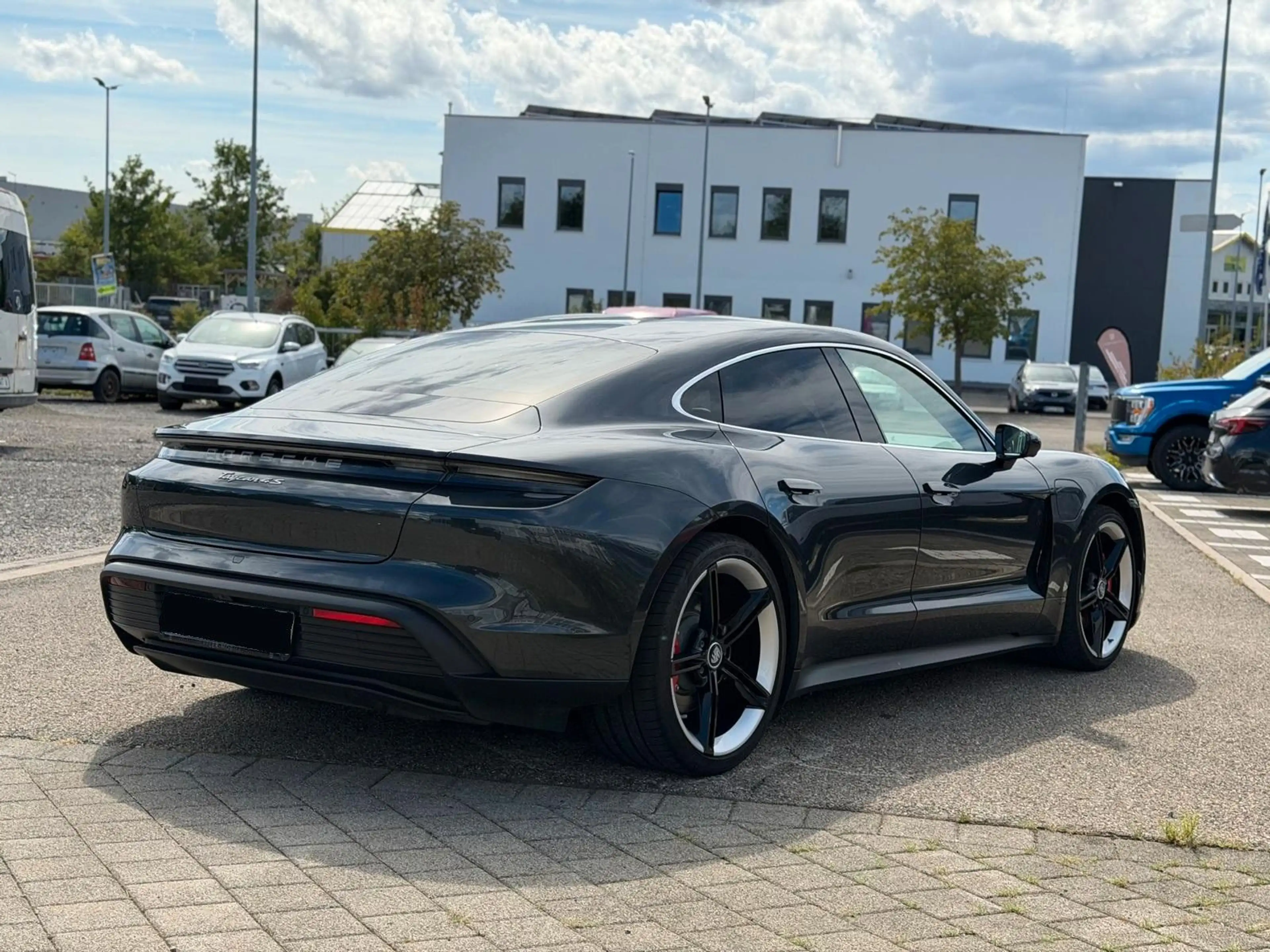 Porsche Taycan 4S I Luftfahrwerk I Approved I 360° — photo 8