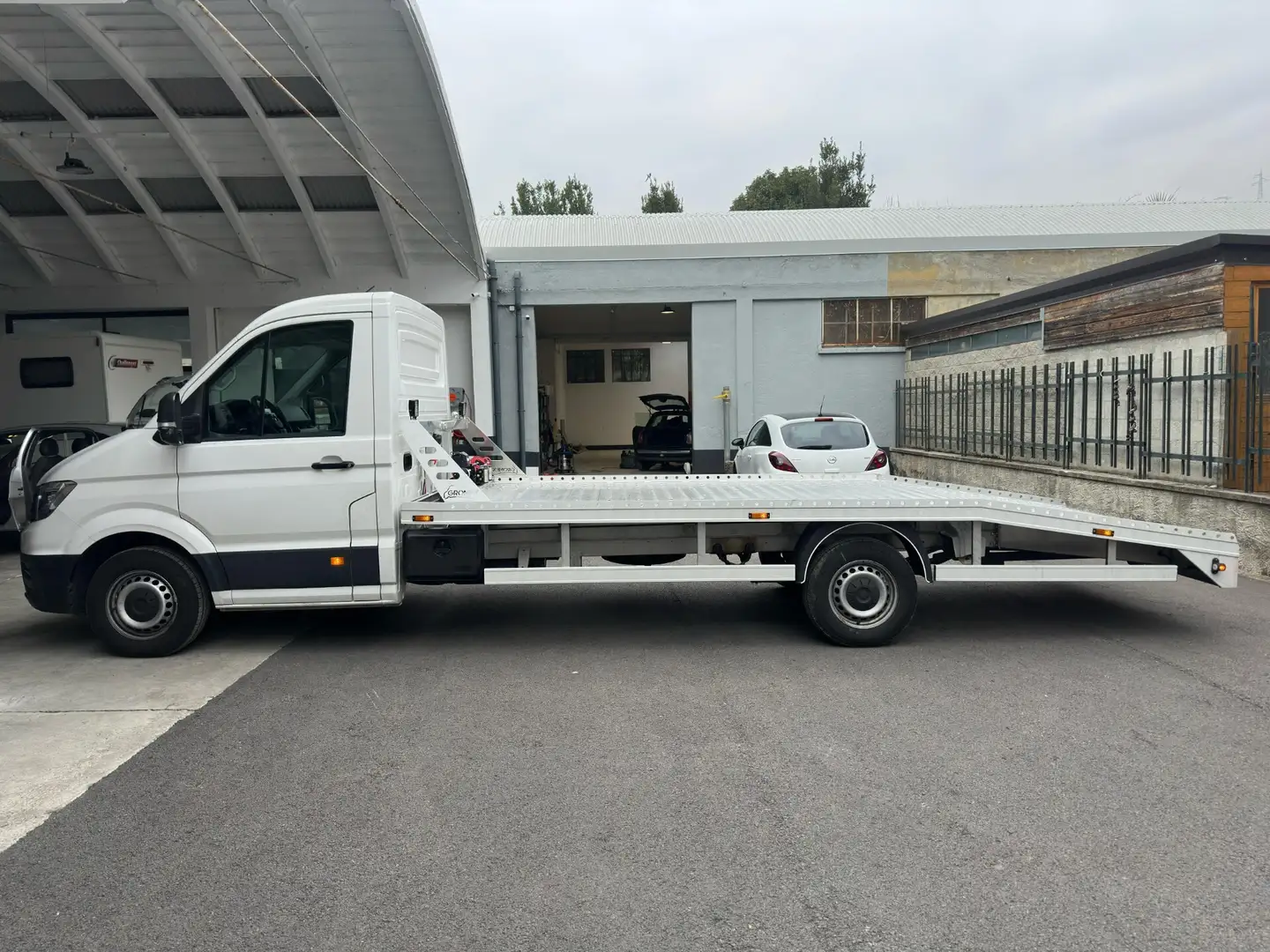 Volkswagen Crafter CARROATTREZZI 1500KG CARRO ATTREZZI Wit - 1
