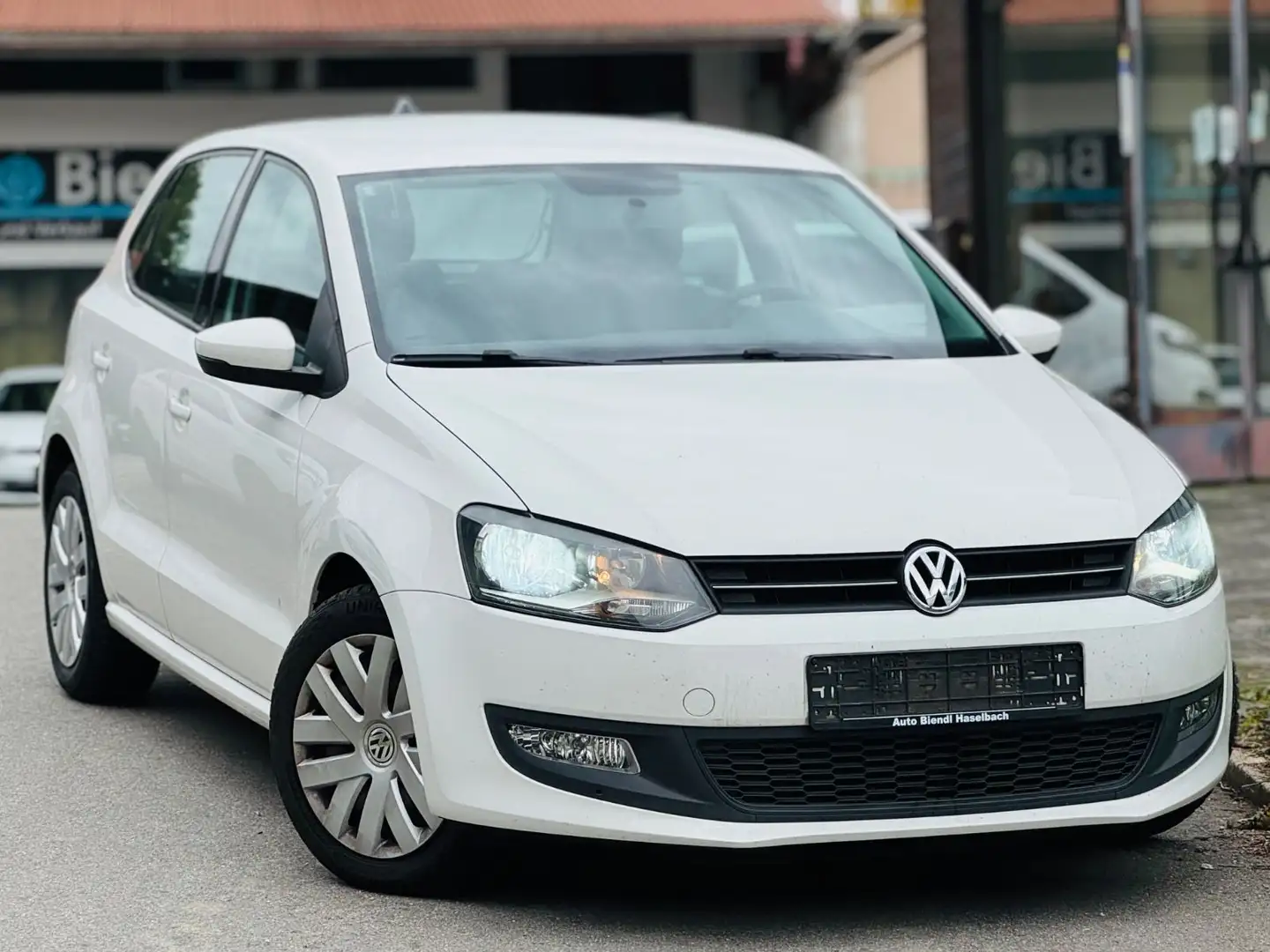 Volkswagen Polo V Comfortline BiFuel Benzin und LPG GAS Blanc - 1