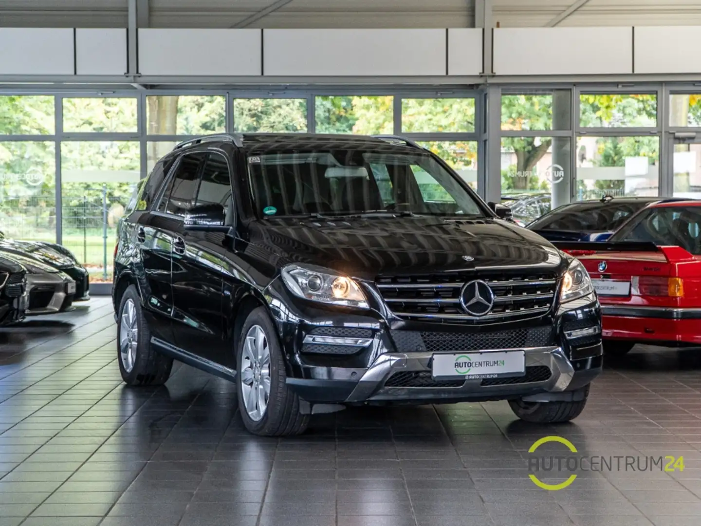 Mercedes-Benz ML 350 CDI BlueTec Schiebedach AHK Kam Luft Zwart - 1