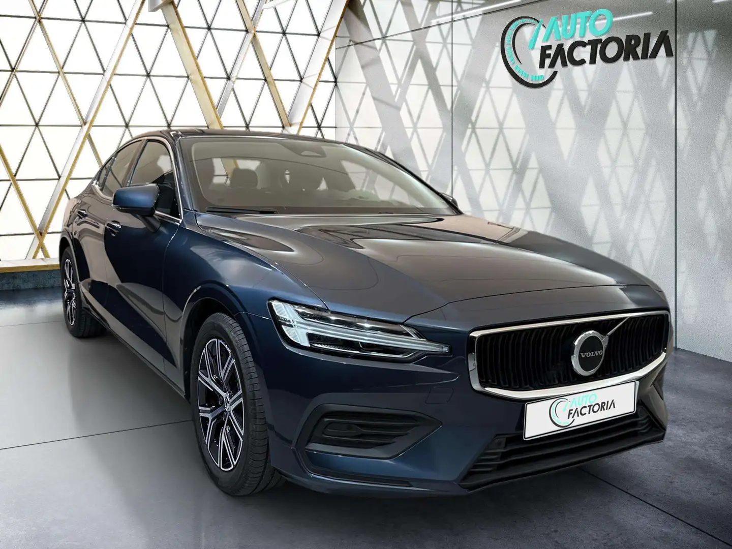 Volvo S60 -40% B4 MHEV 197cv BVA +GPS+CAM+LED+CLIM+Options Gris - 2