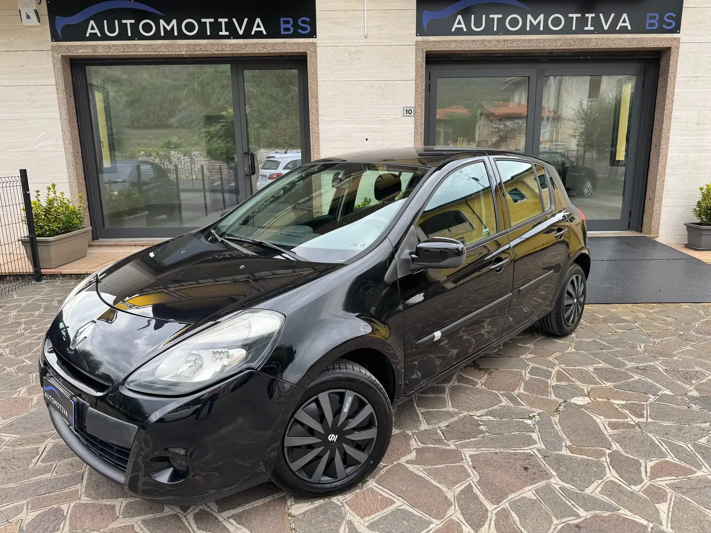 Renault Clio Clio III 5p 1.2 16v Yahoo c/radio Gpl Nero - 1