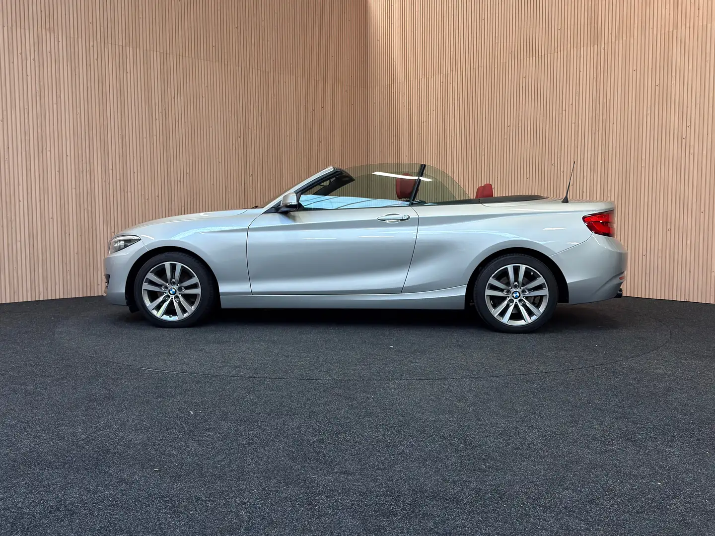 BMW 220 220i Cabrio Aut. Sport Line|PDC| Navi|Verw sportst Argent - 2