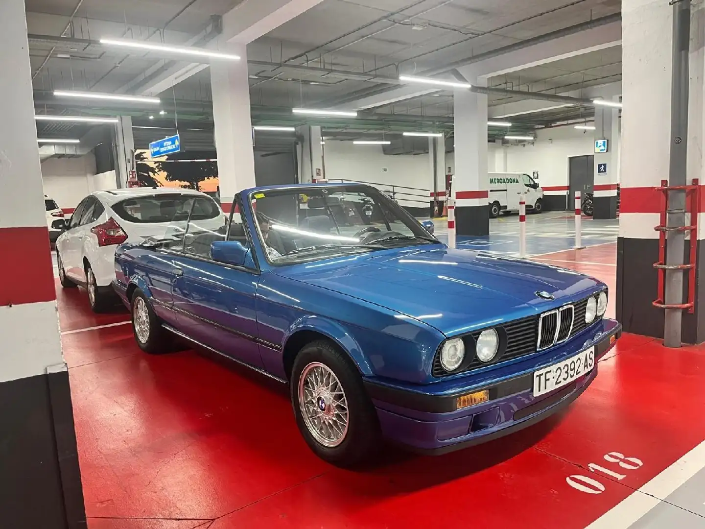 BMW 318 318i Cabriolet Bleu - 1