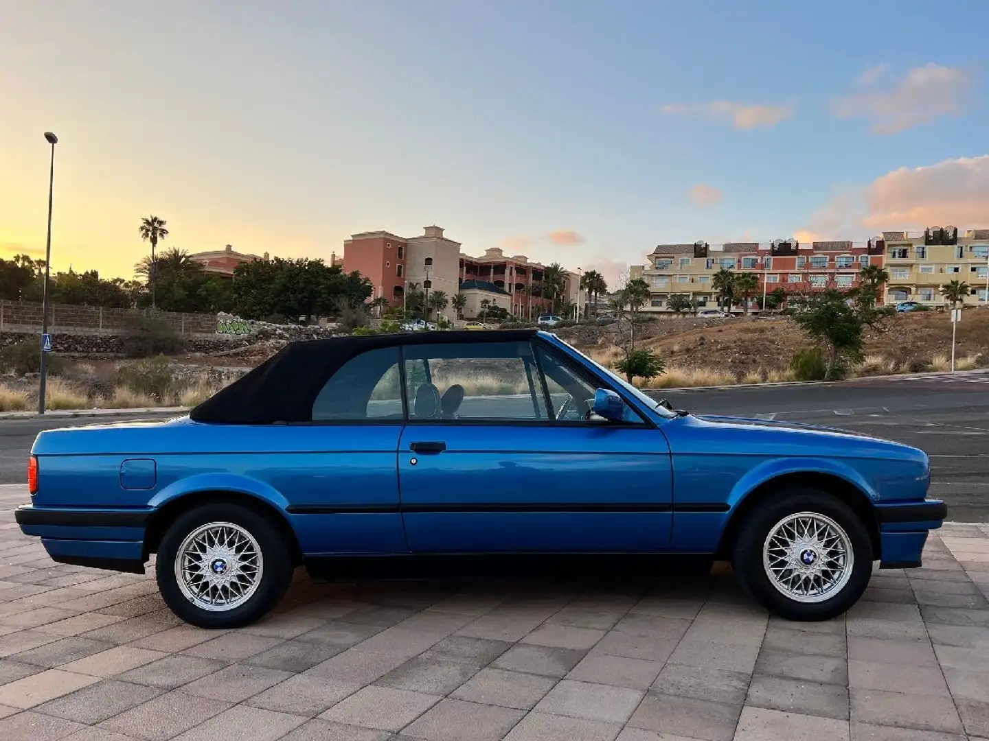 BMW 318 318i Cabriolet Bleu - 2
