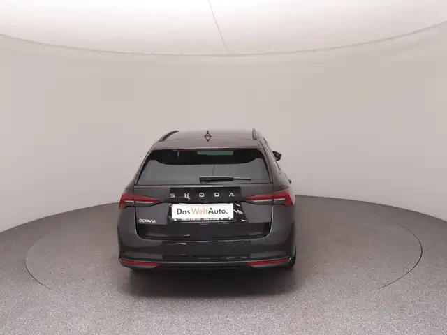 Skoda Octavia view 6