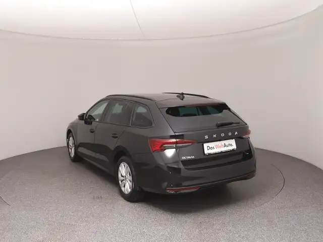 Skoda Octavia view 5