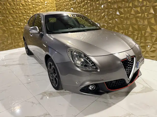 Alfa Romeo Giulietta Giulietta 1.6 jtdm Super 120cv NEOPATENTATI Quadri