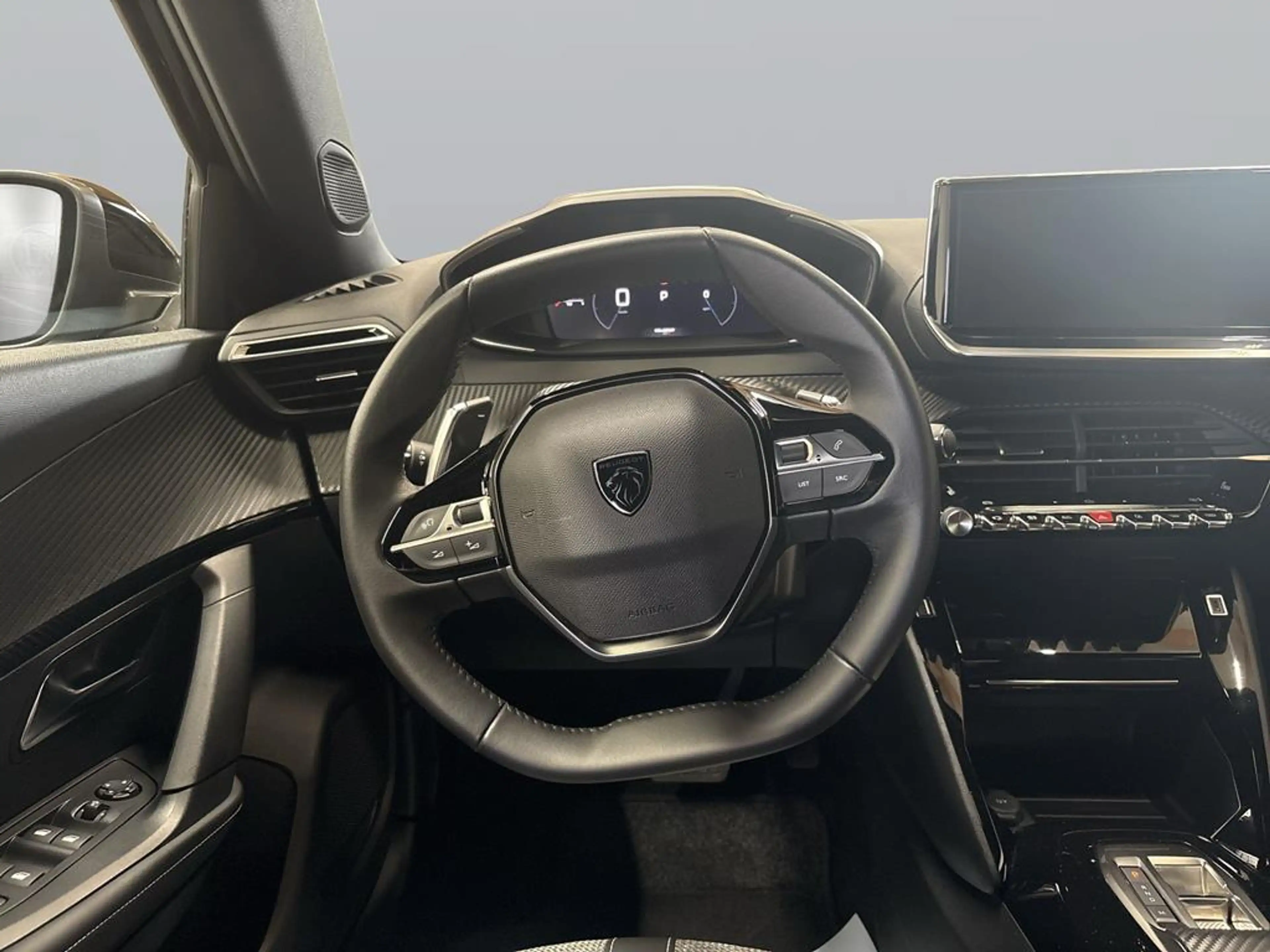 Peugeot 2008 1.2 PureTech 130 Allure — photo 13