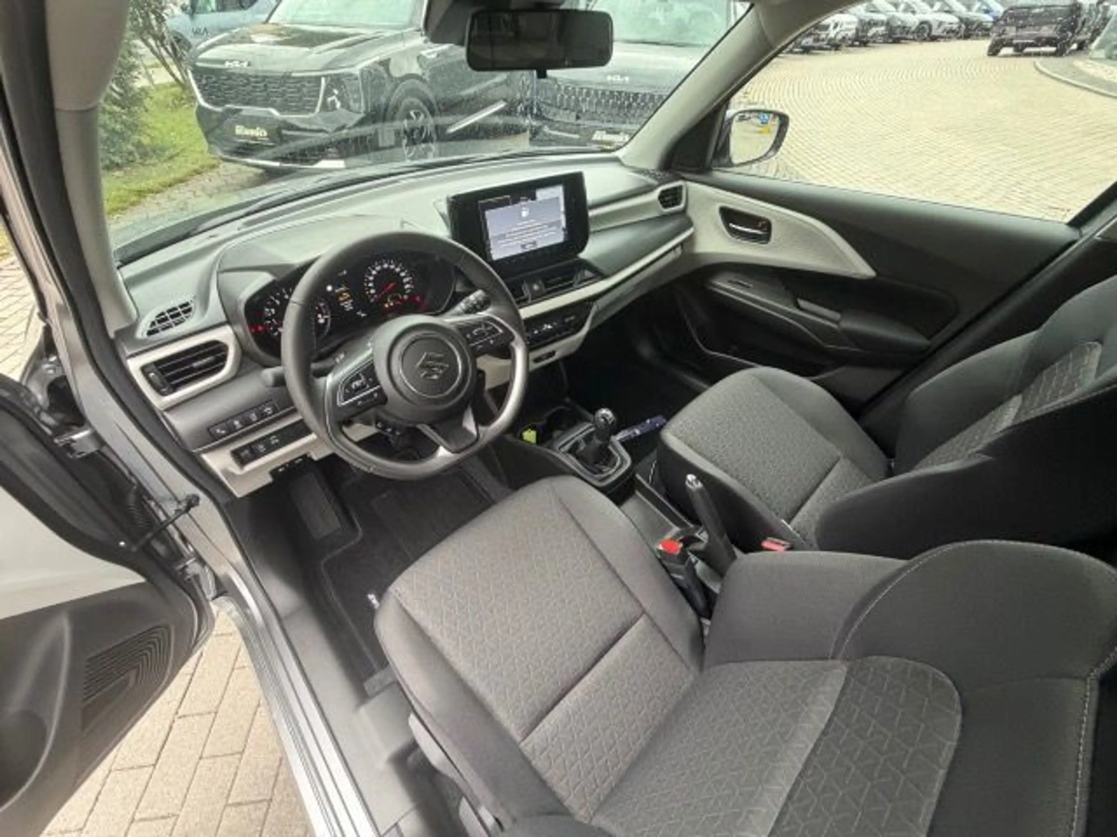 Suzuki Swift 5-Türer 1.2 DUALJET HYBRID Comfort — photo 15