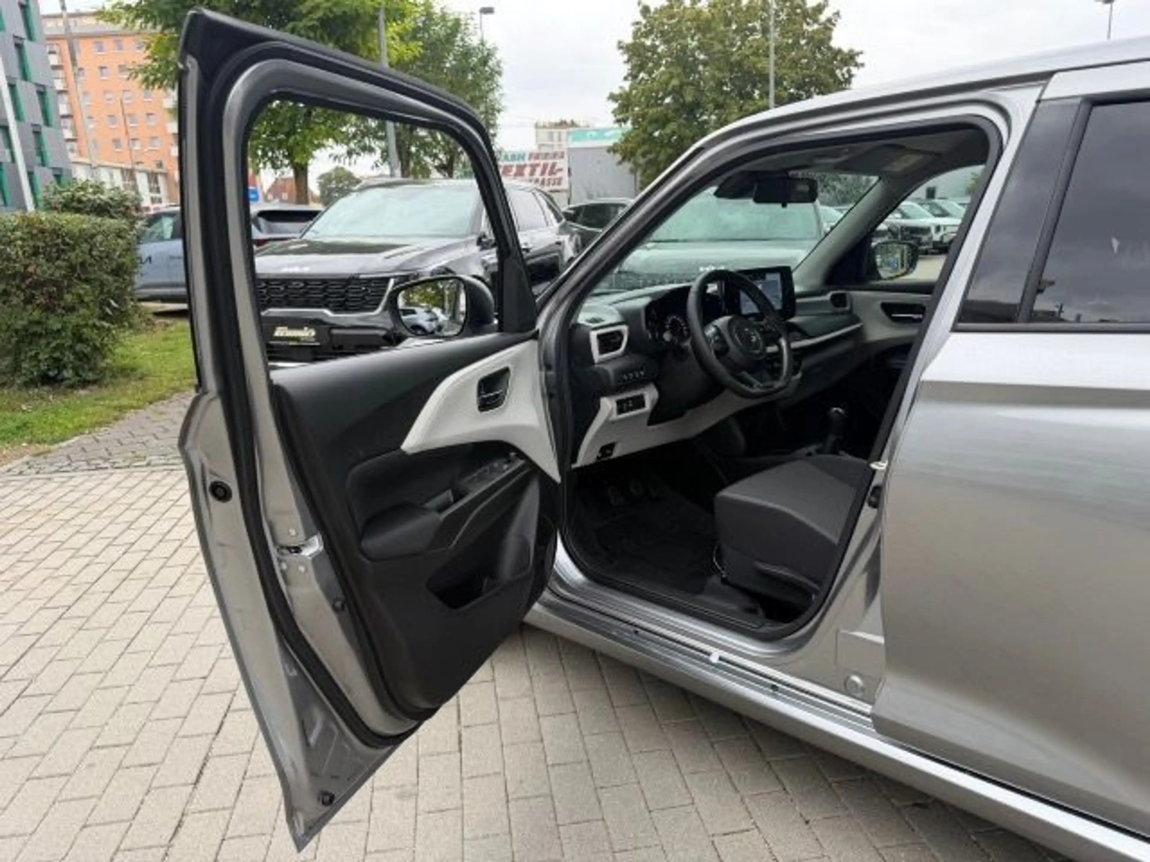 Suzuki Swift 5-Türer 1.2 DUALJET HYBRID Comfort — photo 12