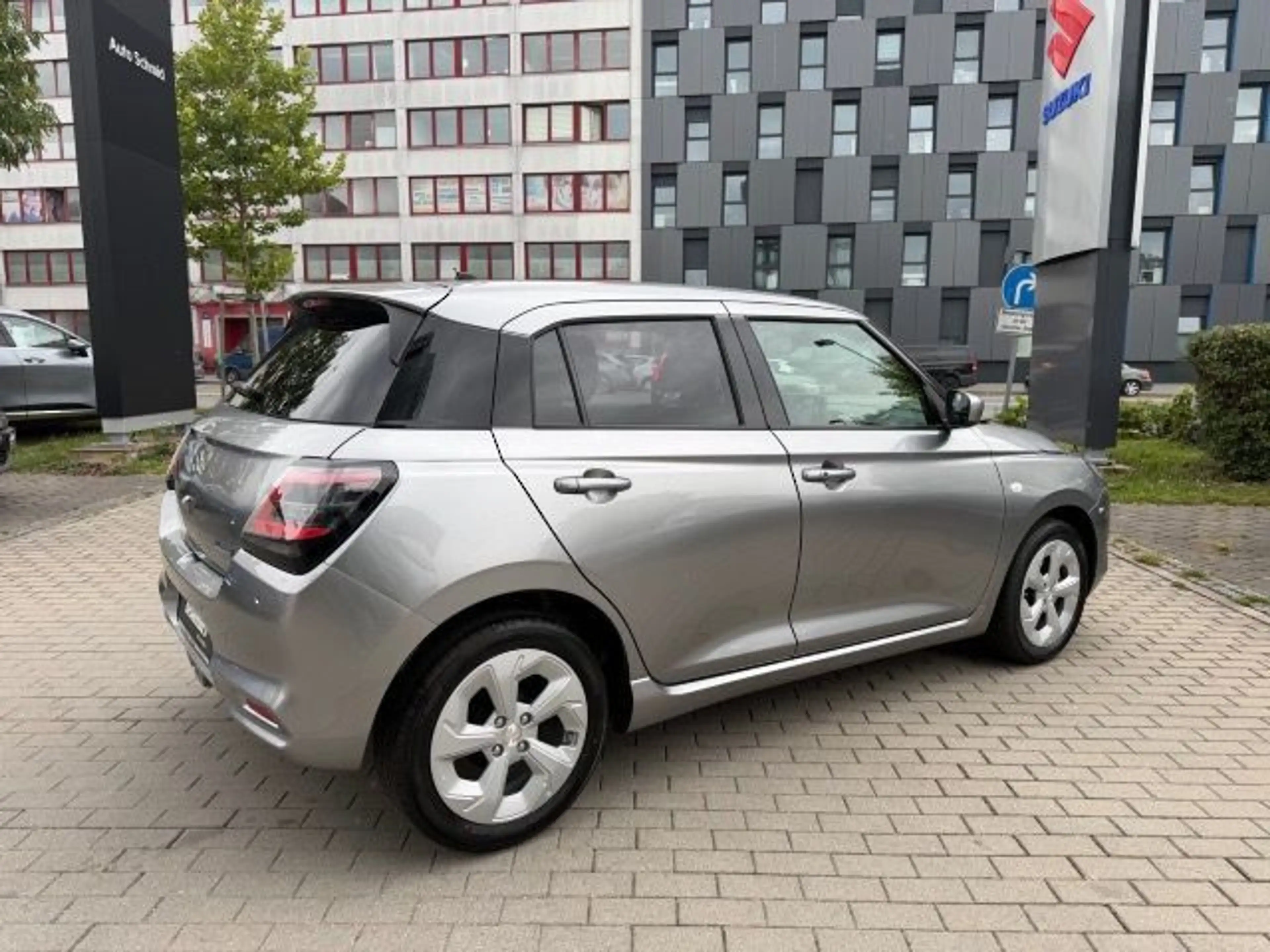 Suzuki Swift 5-Türer 1.2 DUALJET HYBRID Comfort — photo 6