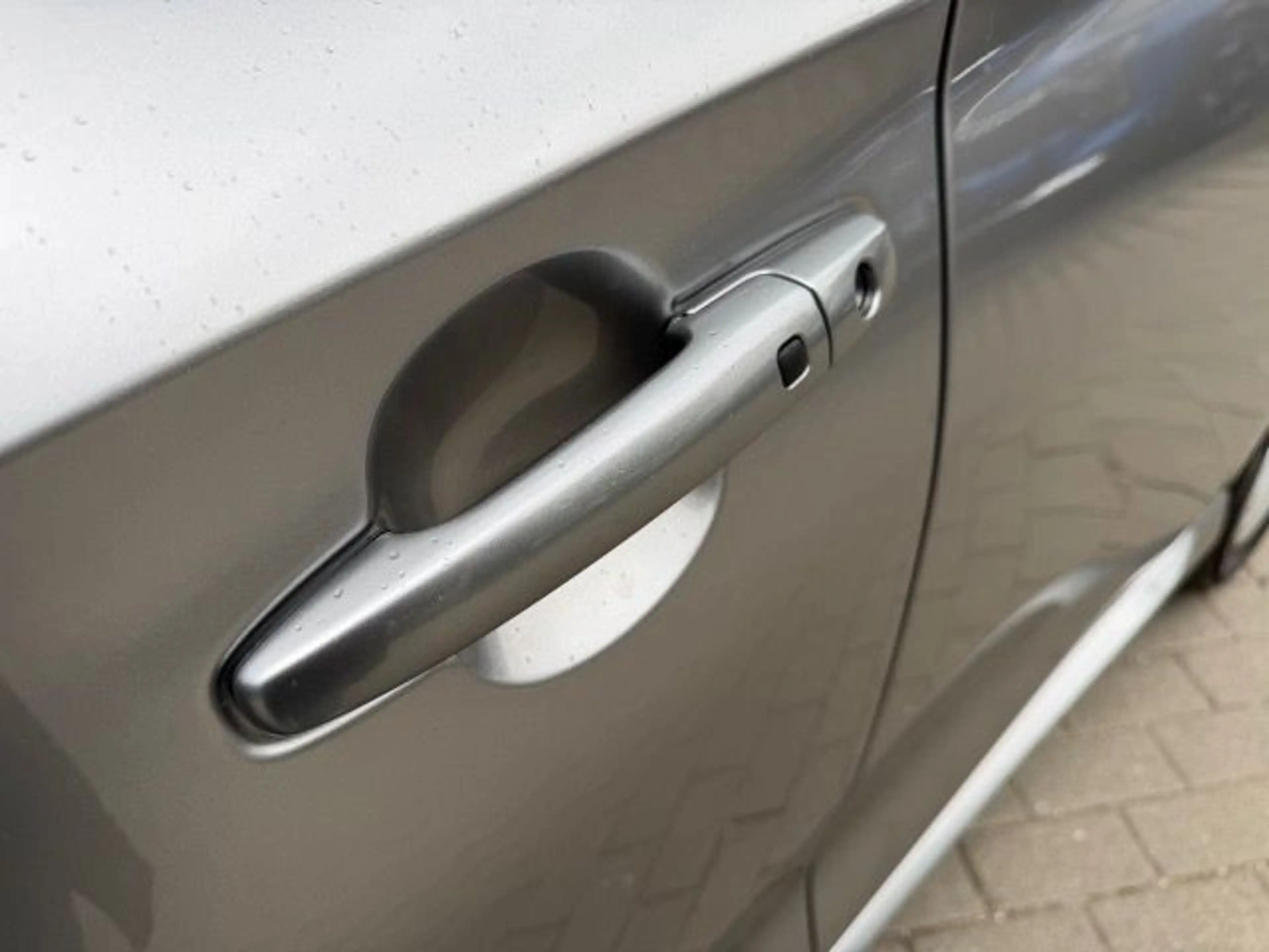 Suzuki Swift 5-Türer 1.2 DUALJET HYBRID Comfort — photo 11