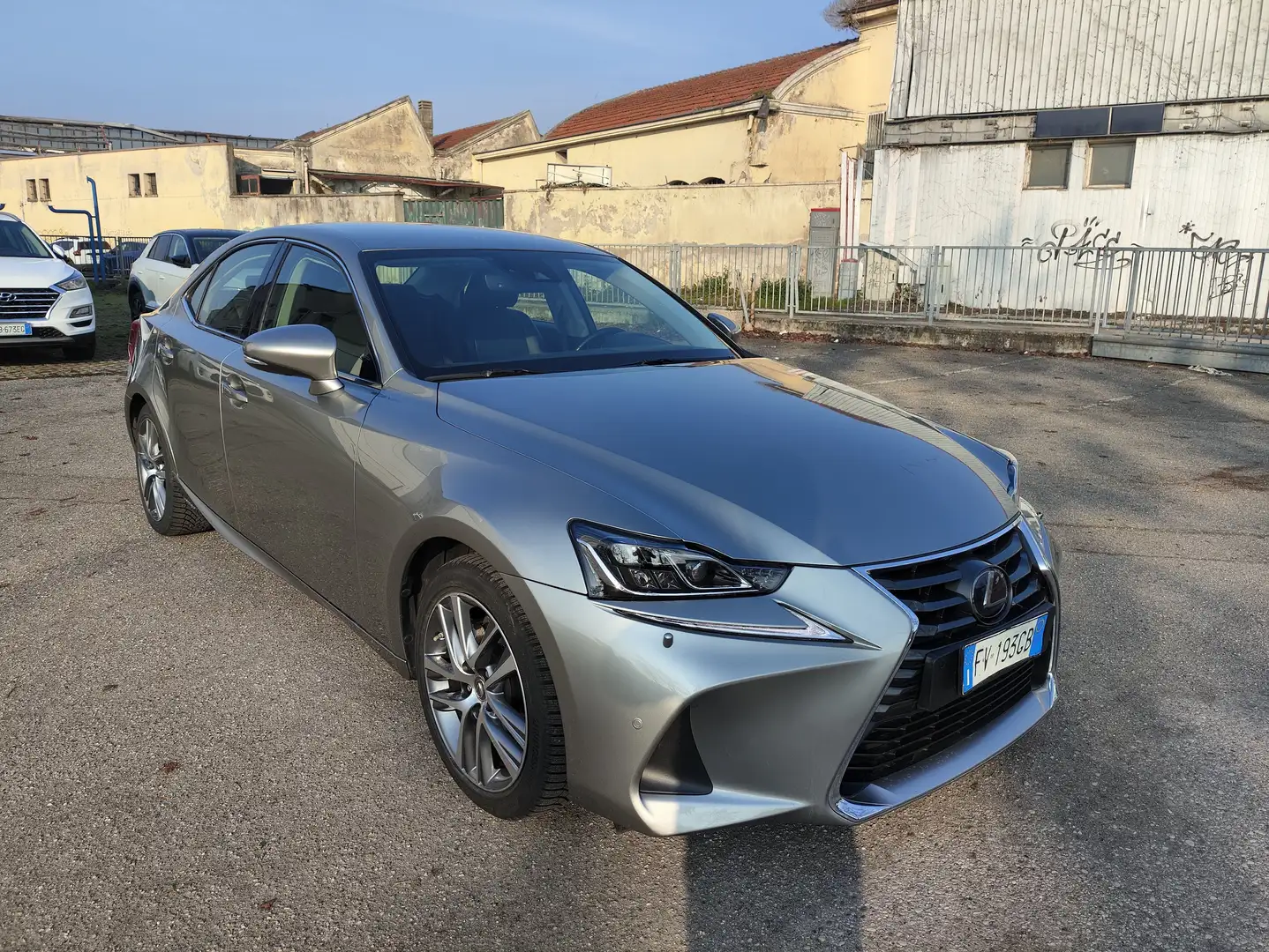 Lexus IS 300 2.5 Hybrid Luxury CVT Silber - 1