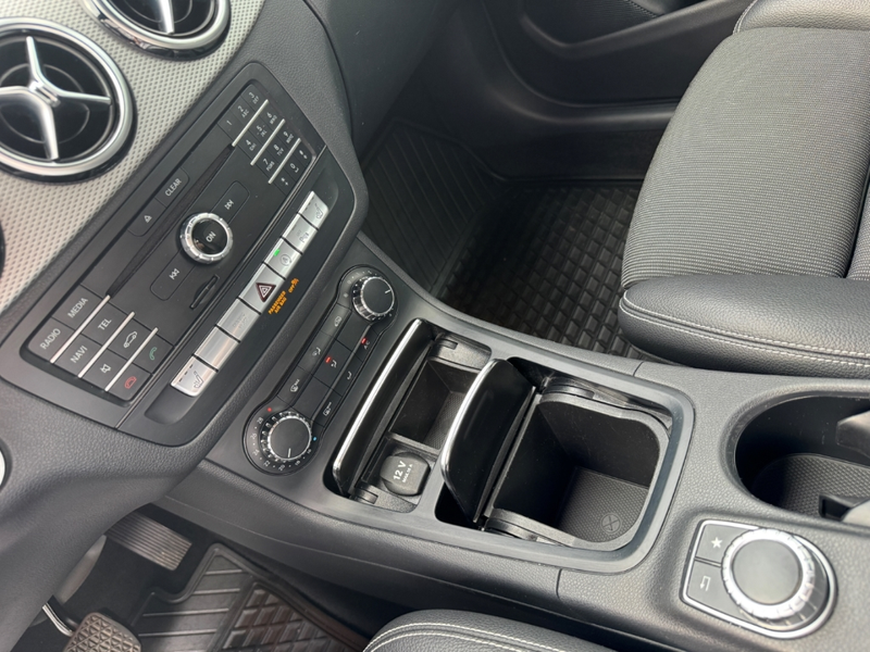 Mercedes-Benz B 180 Style Edition 7G-DCT Urban Automatik — photo 13