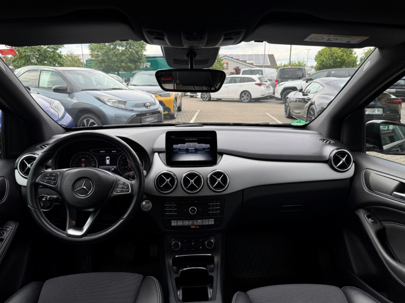 Mercedes-Benz B 180 Style Edition 7G-DCT Urban Automatik — photo 12