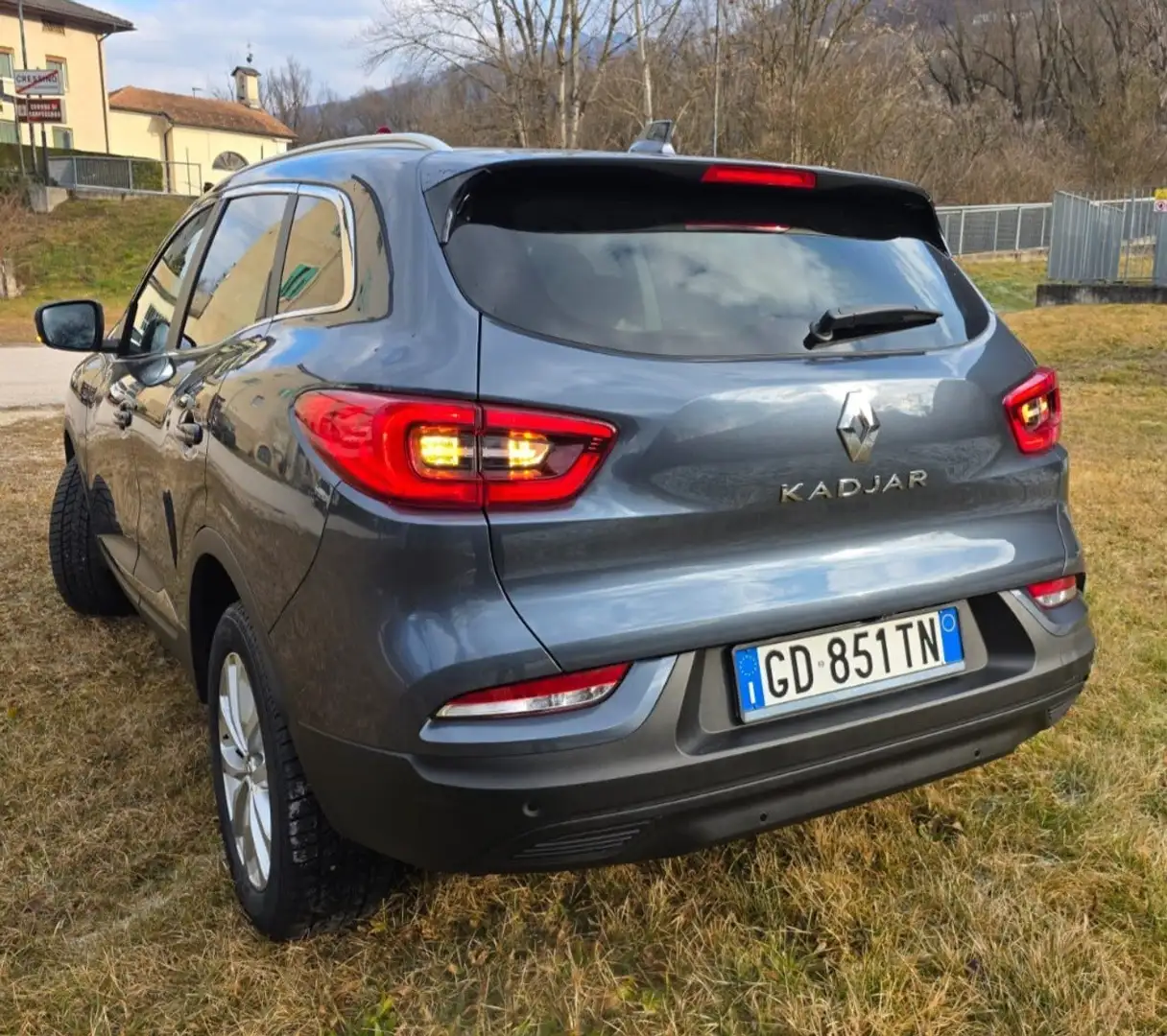 Renault Kadjar BLUE dCi 115 EDC Deluxe-Paket LIMITED Grigio - 2