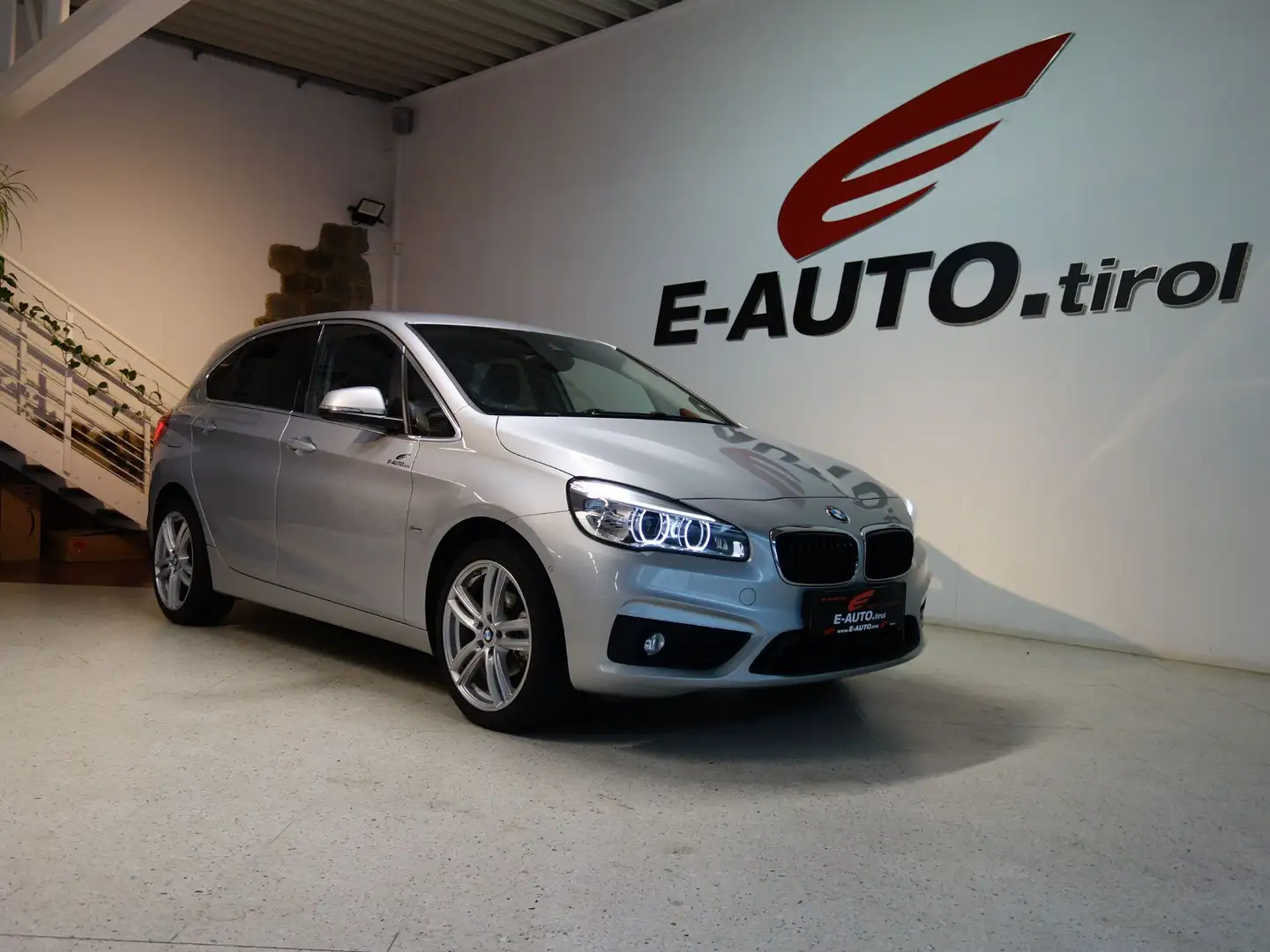 BMW 218 d Tourer Sport Line Aut. *SPORTPAKET *AHK *LED Argent - 1