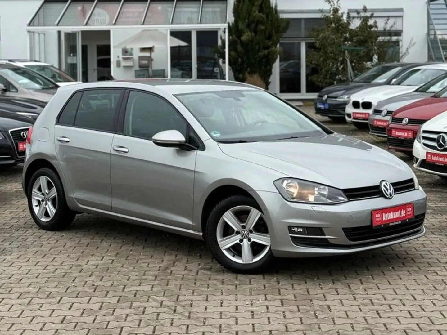 Volkswagen Golf 1.2 TSI BMT Comfortline*NAVI*SHZ*GRA*BCM*BT Grau - 1